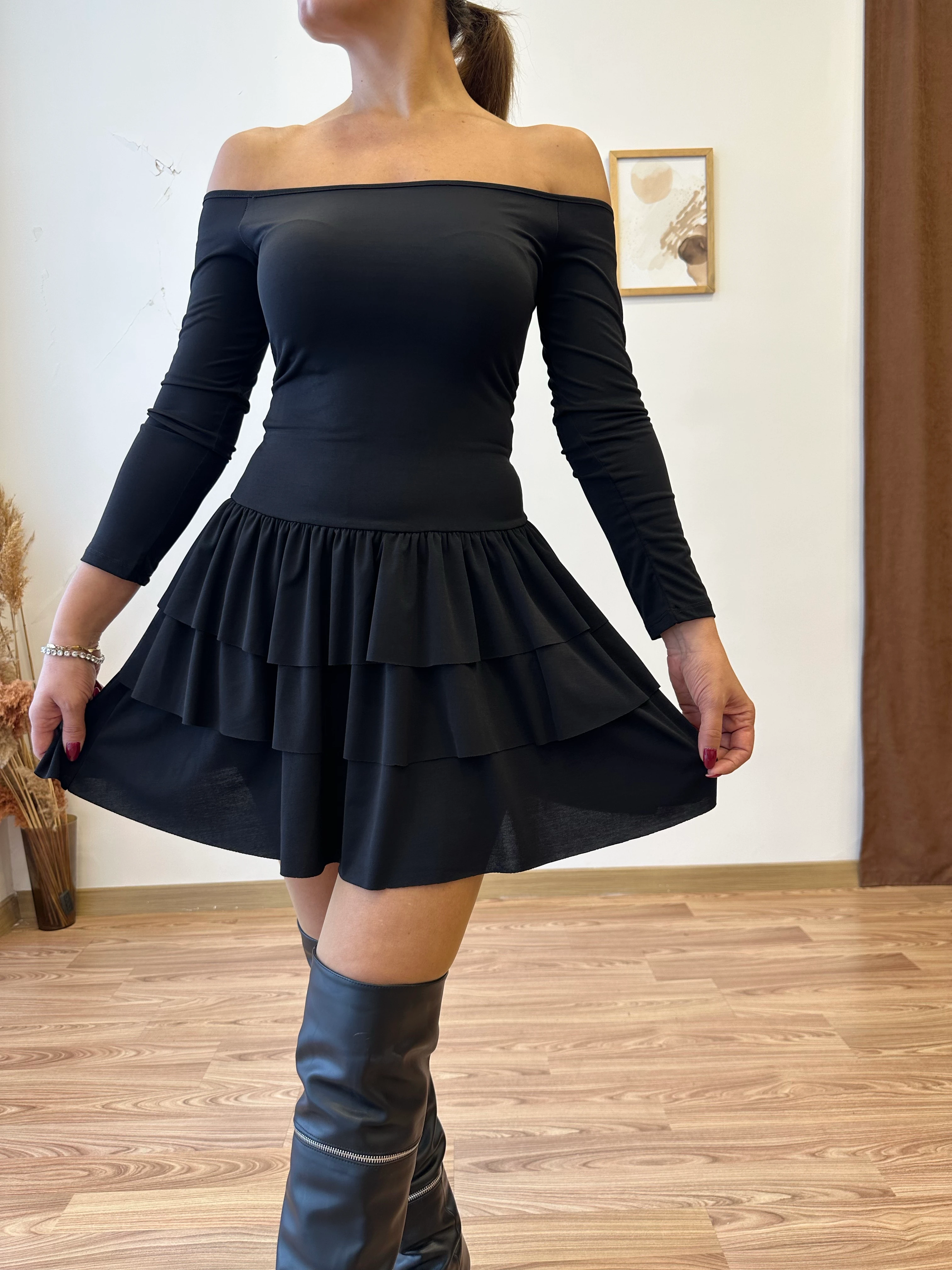 Madonna Yaka Fırfırlı Sandy Mini Elbise