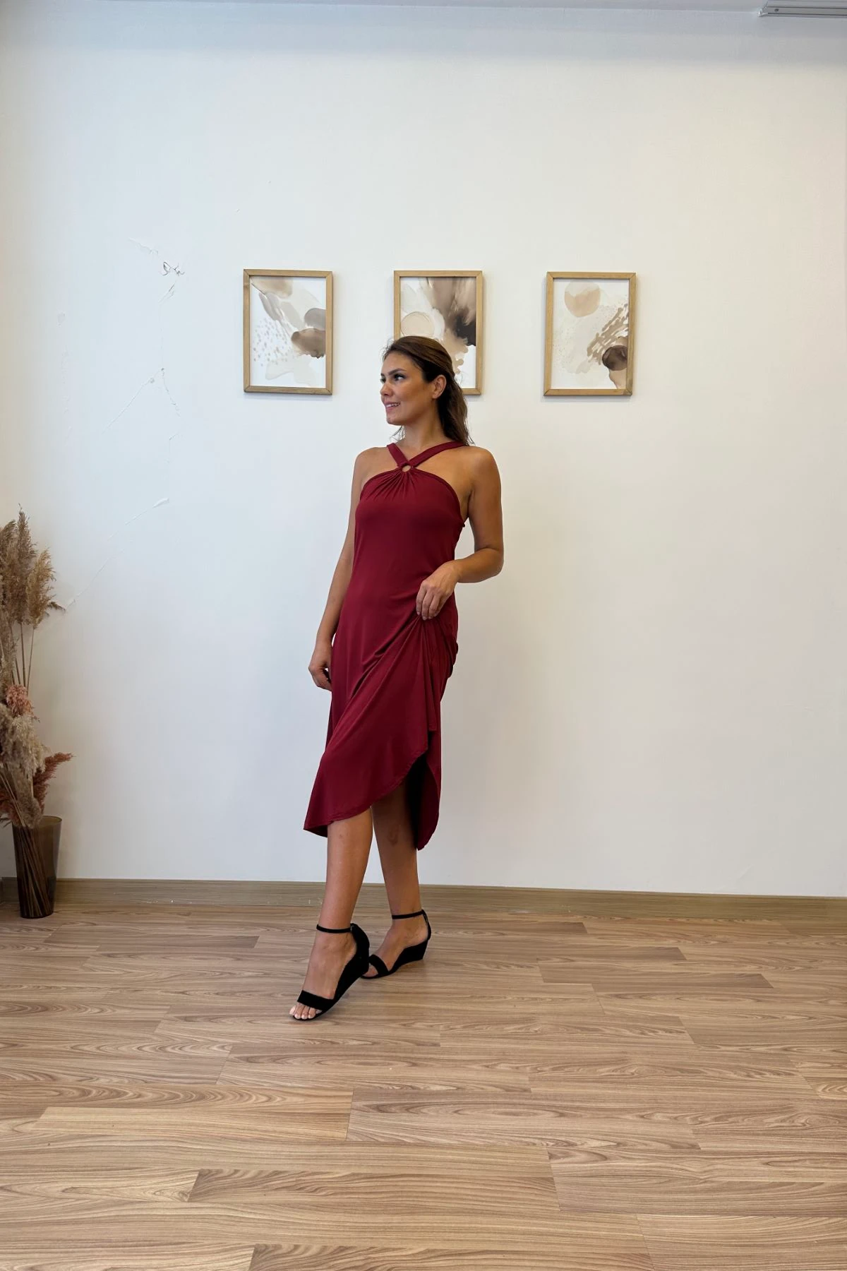 Çapraz Askılı Halka Detaylı Asimetrik Elbise