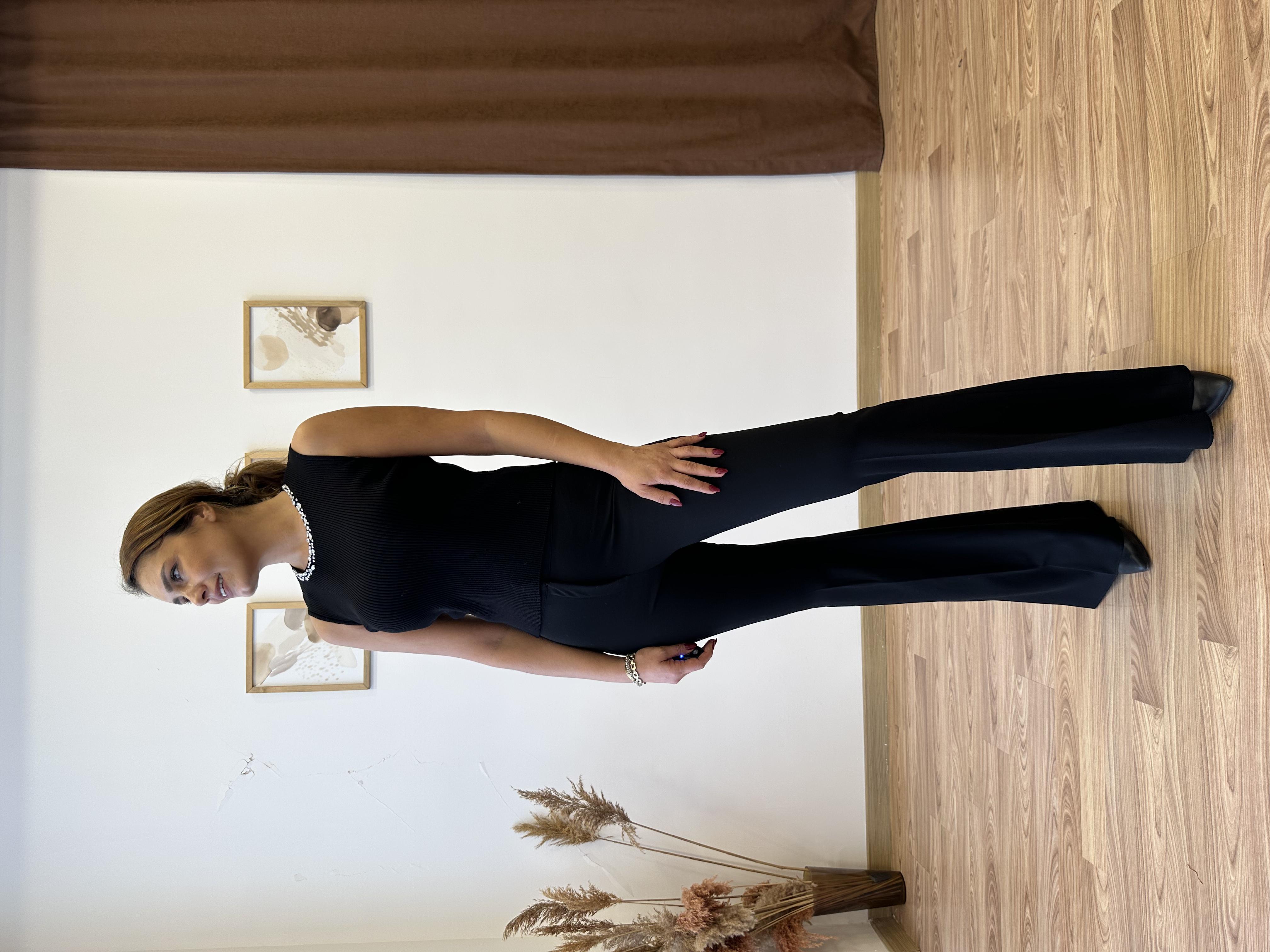 Kolsuz Taşlı Triko Bluz