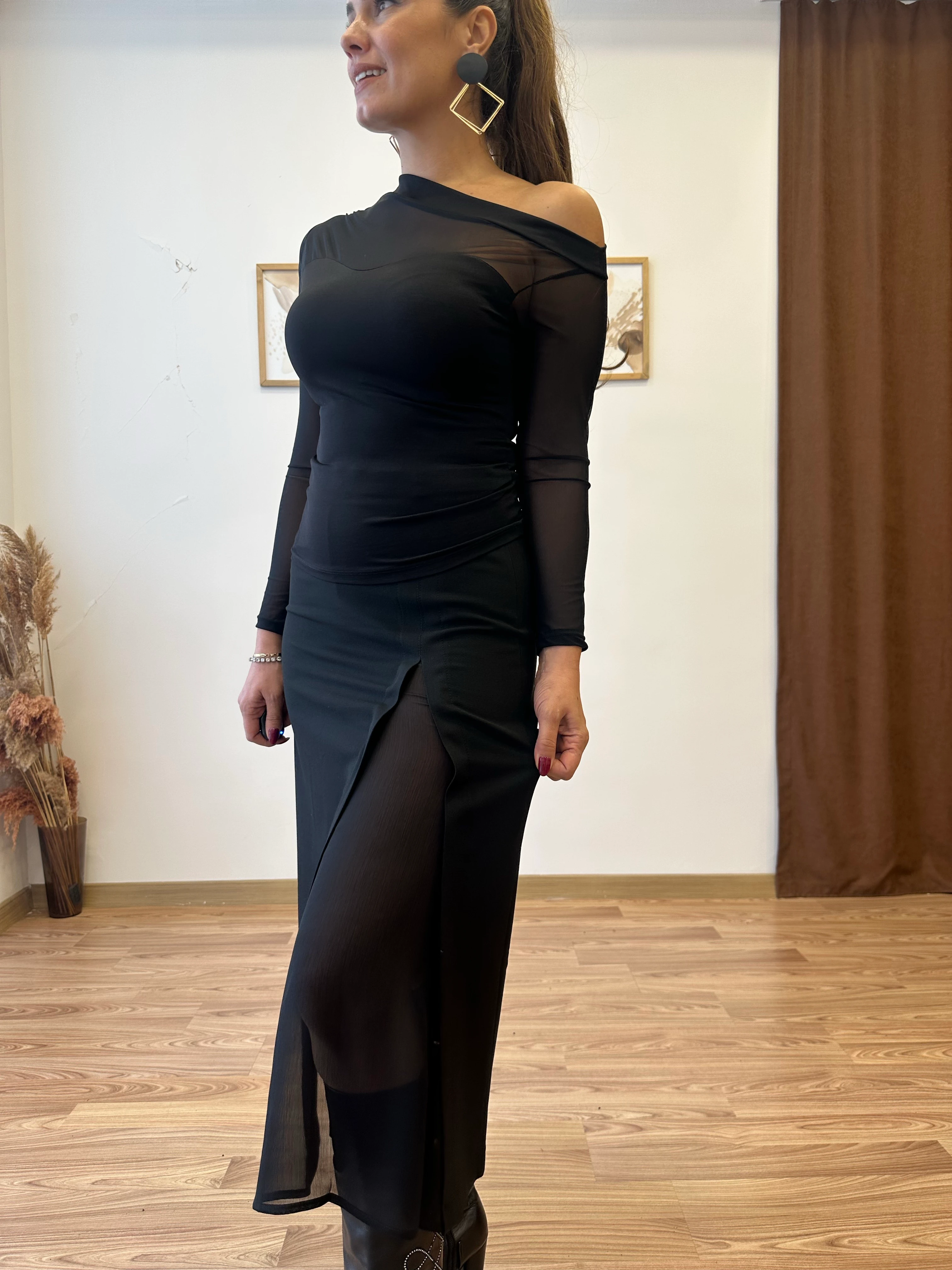 Tül Yırtmaç Detaylı Midi Etek