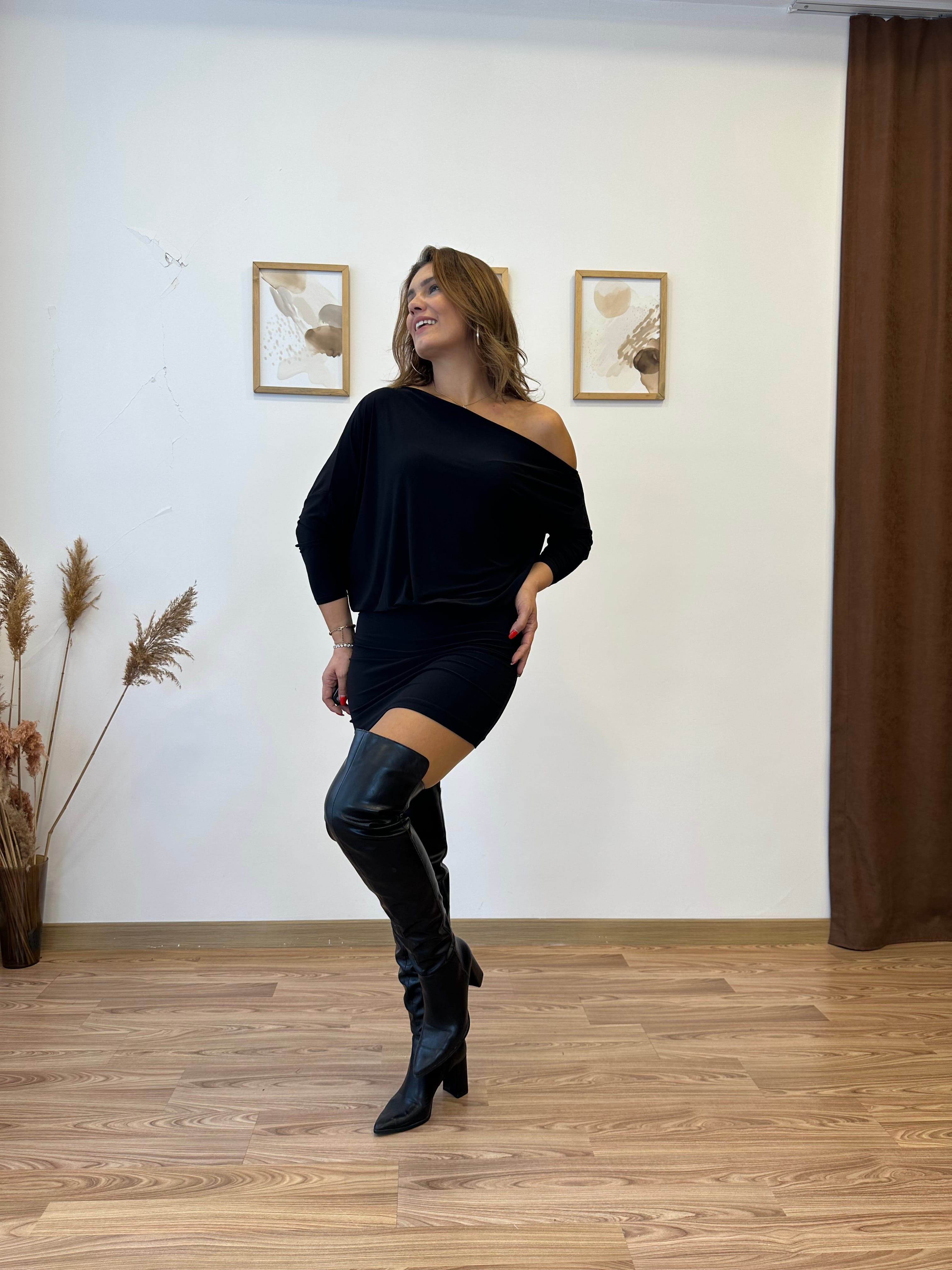 Omzu Düşük Uzun Kollu Mini Elbise