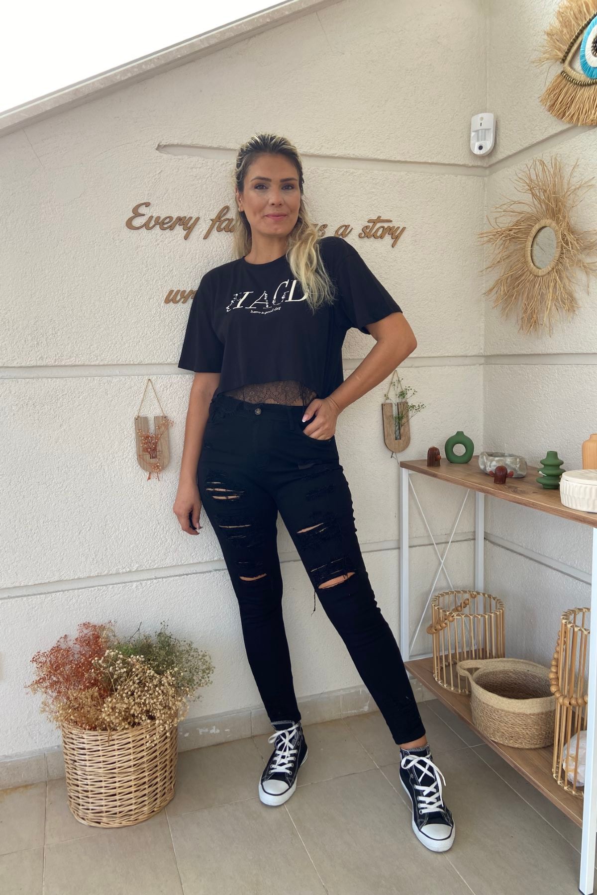 Siyah Dantel Detaylı Crop Tshirt