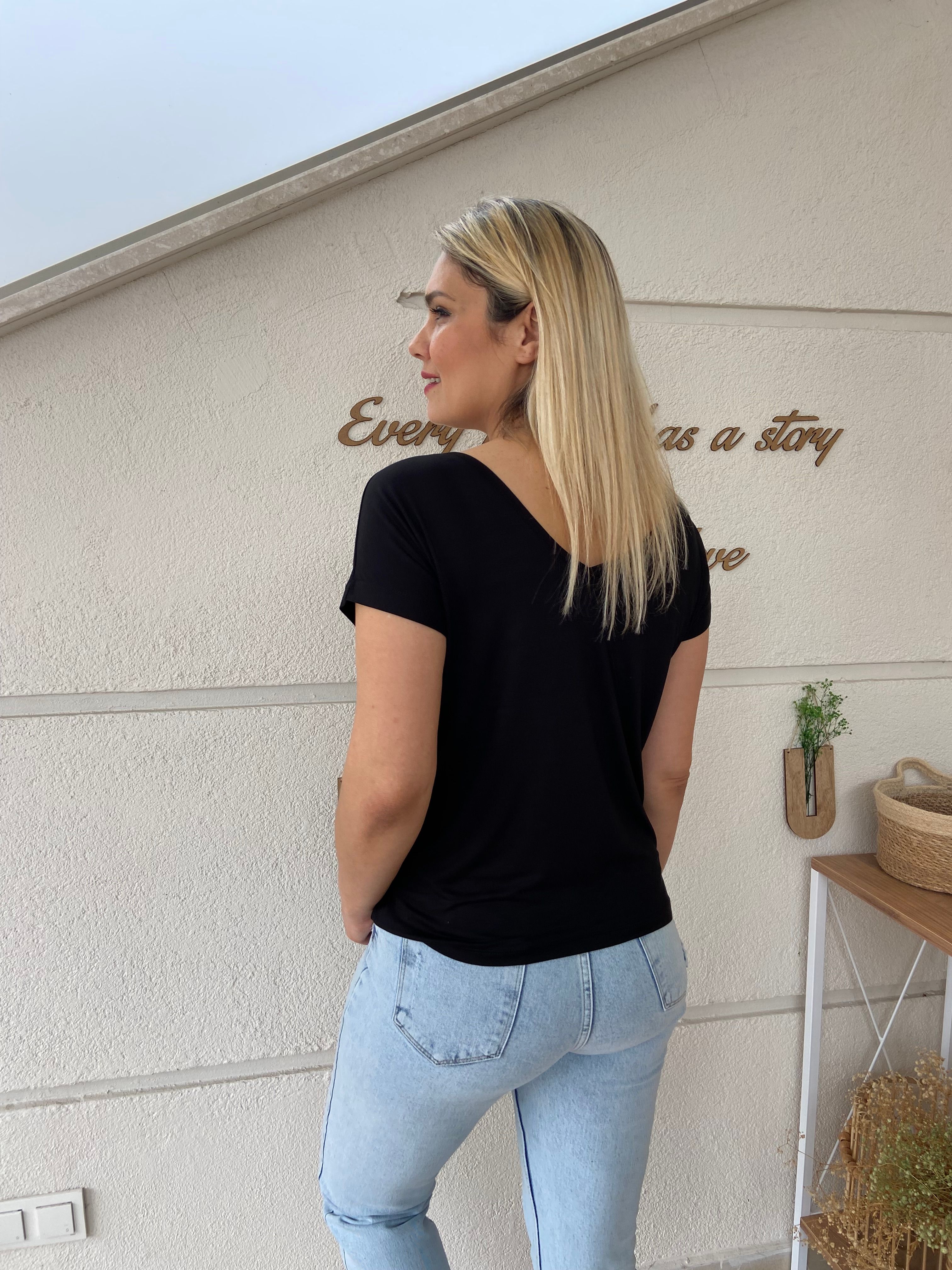 Önü Ve Arkası V Yaka  Basic Tshirt