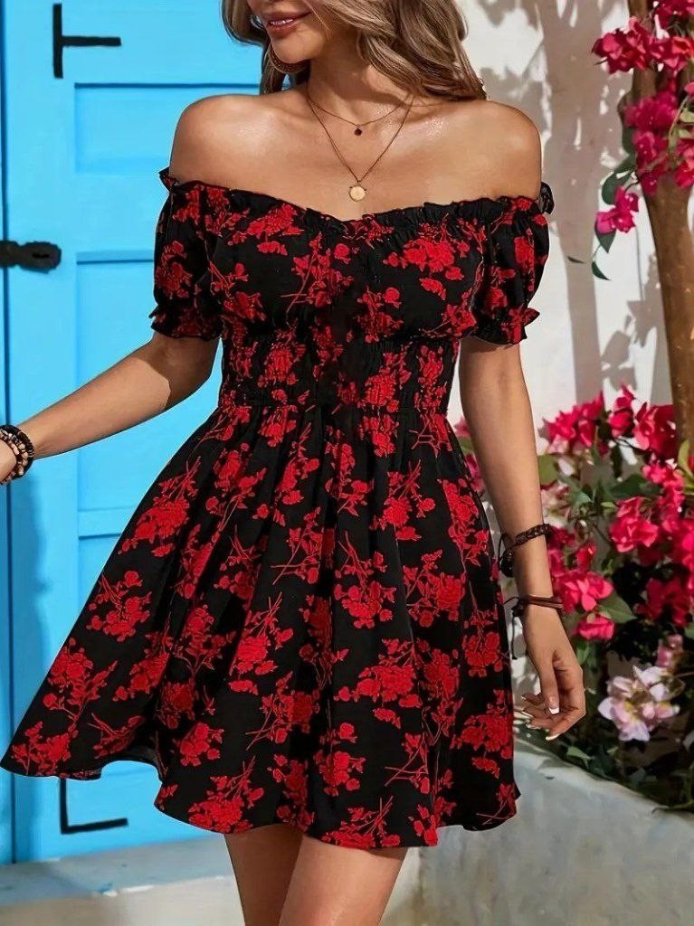 Madonna Yaka Kırmızı Çiçekli Mini Elbise