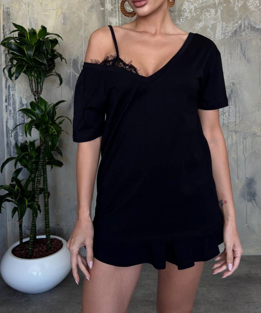Dantel Detaylı V yaka Tshirt - siyah