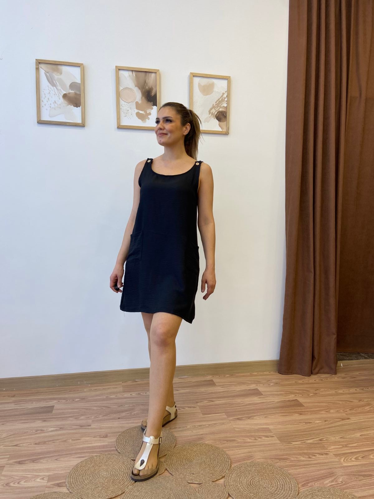 Askısı Düğmeli Mini Keten Elbise