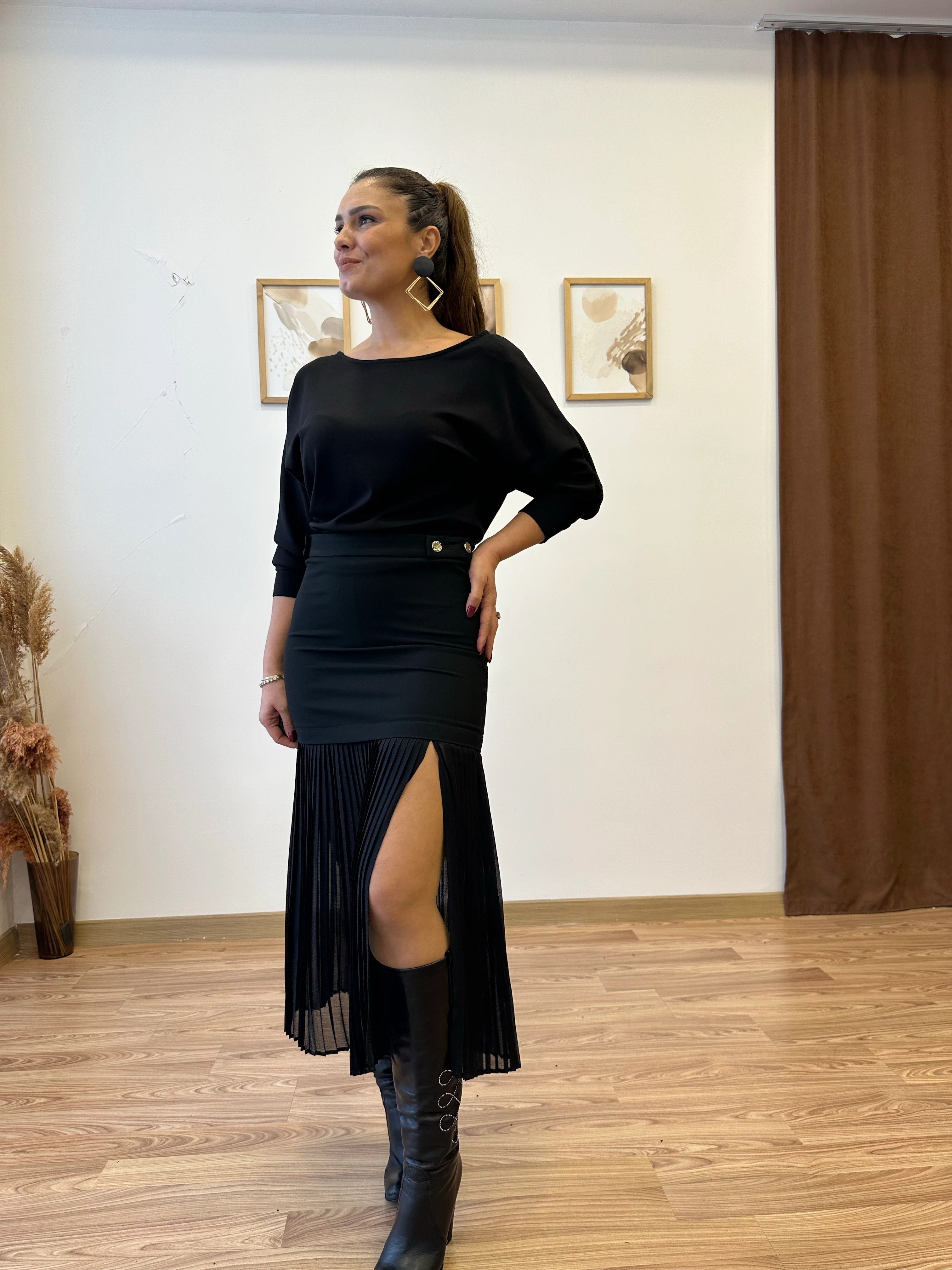 İki Parça Piliseli Yırtmaçlı Etek