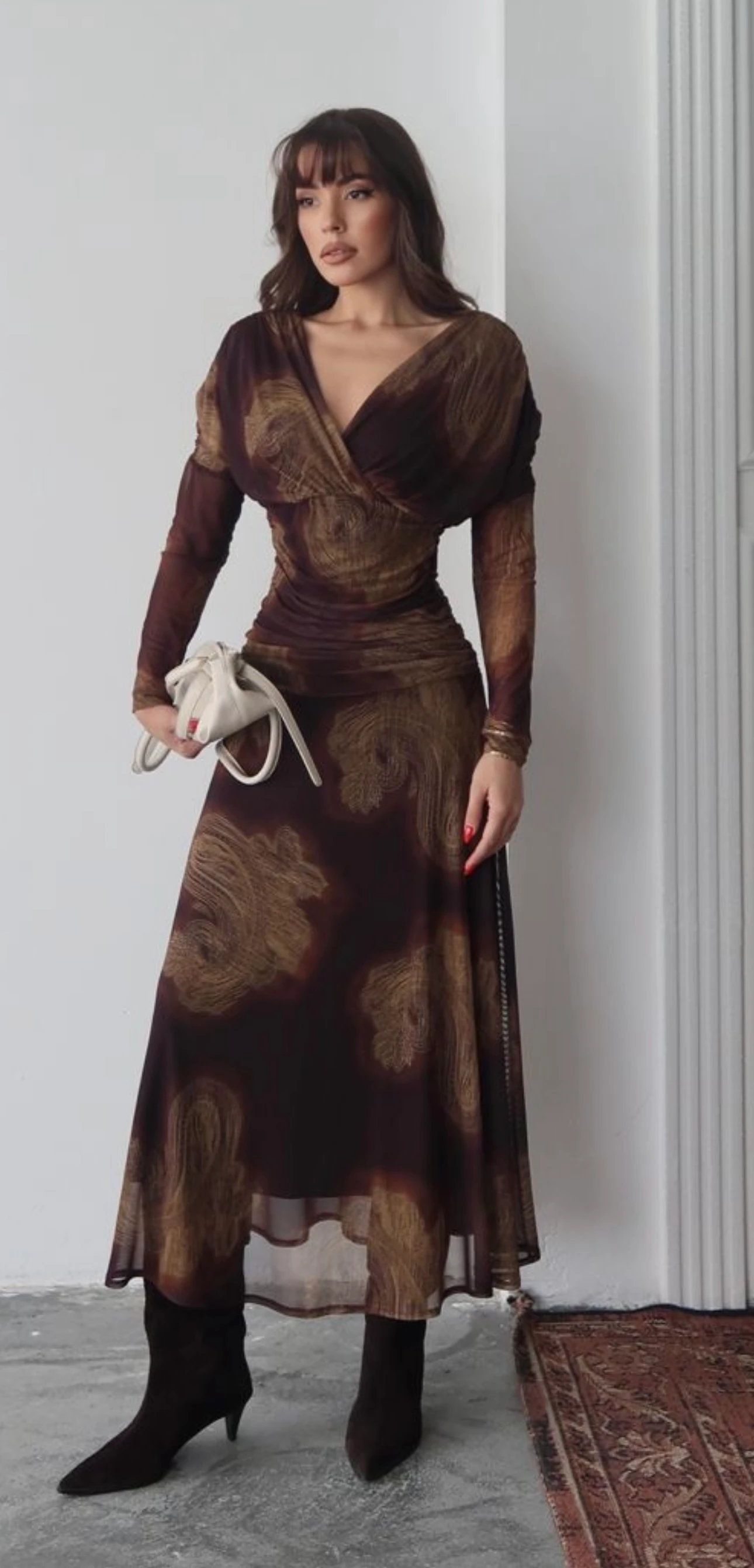 Desenli Tül Drapeli Kloş Elbise - kahverengi