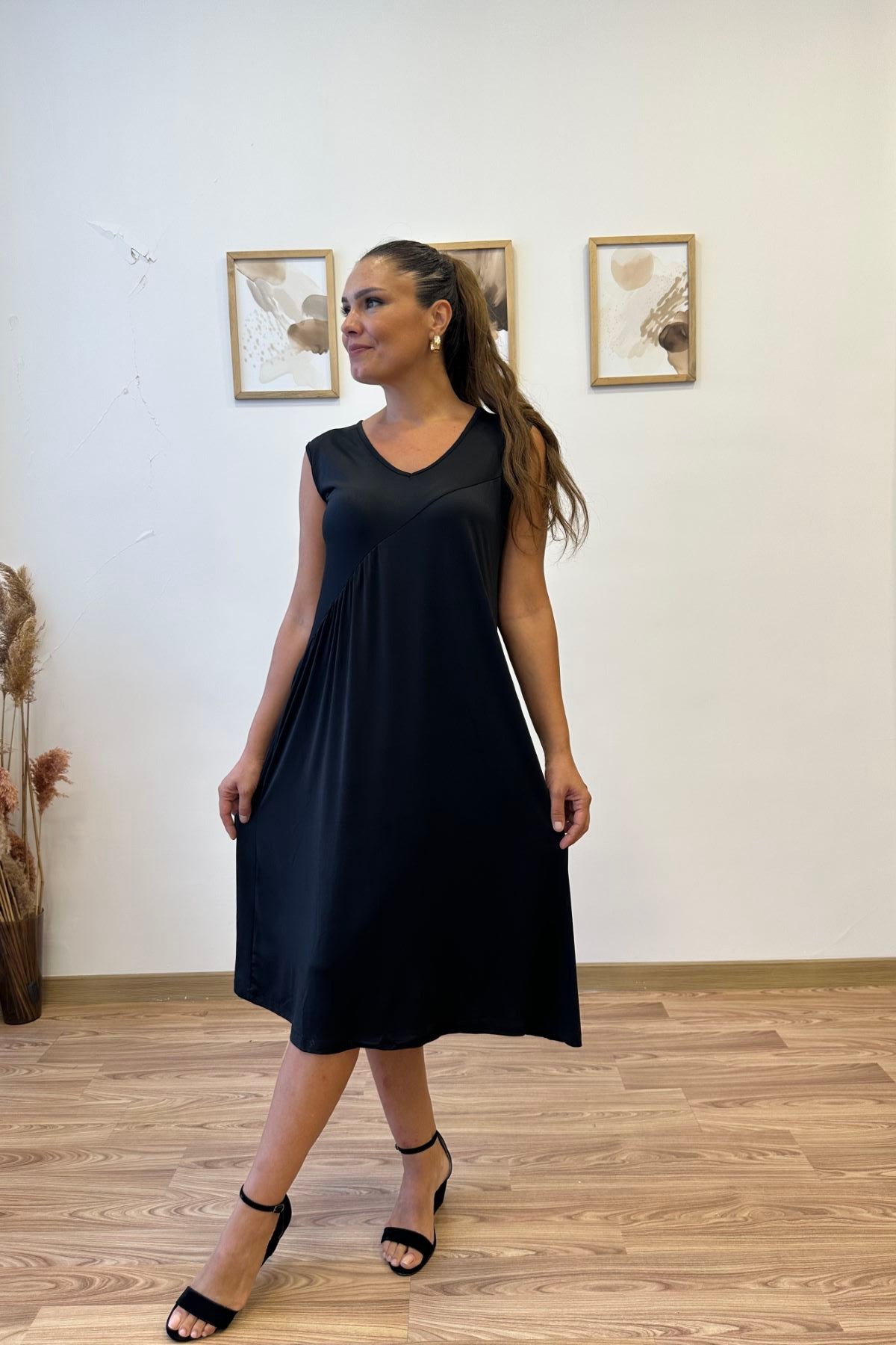 Verev Kesim Micro Kumaş Midi Elbise