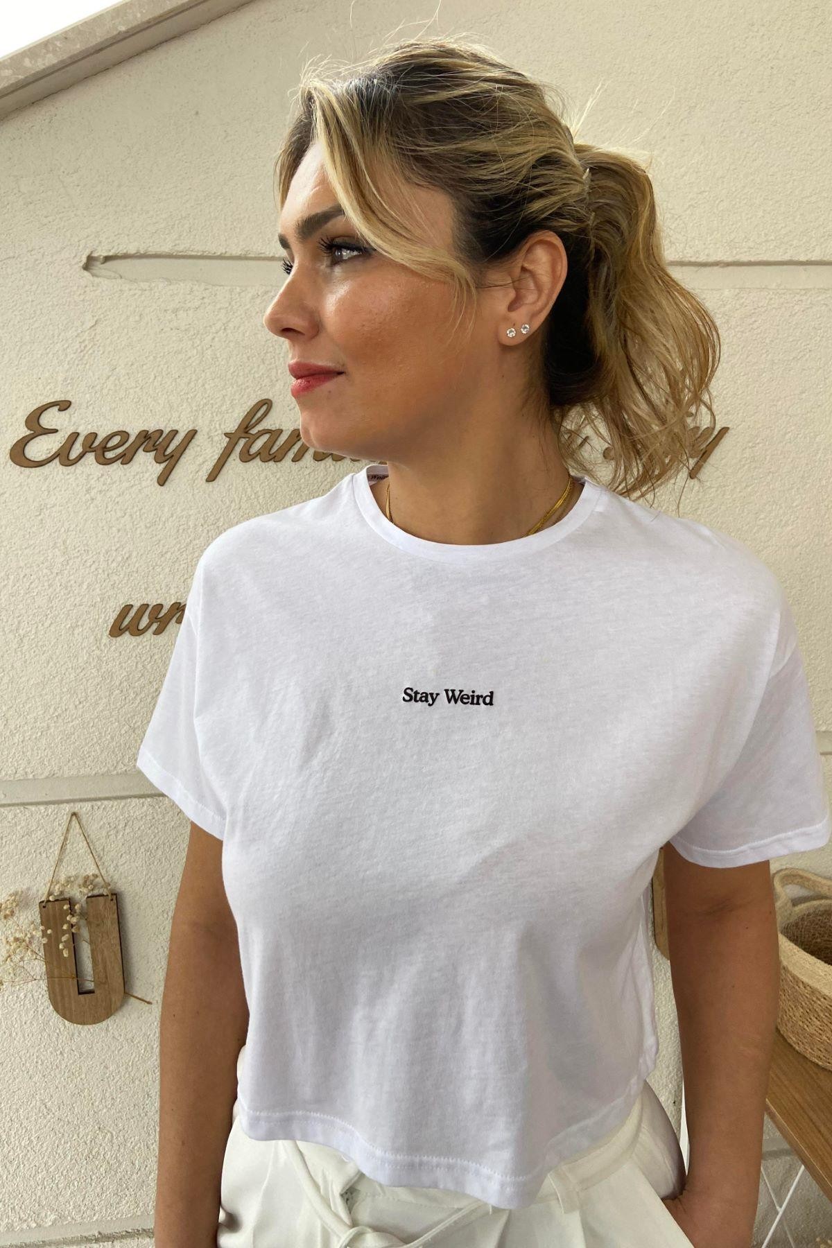 Beyaz Sırt Detaylı Crop Tshirt