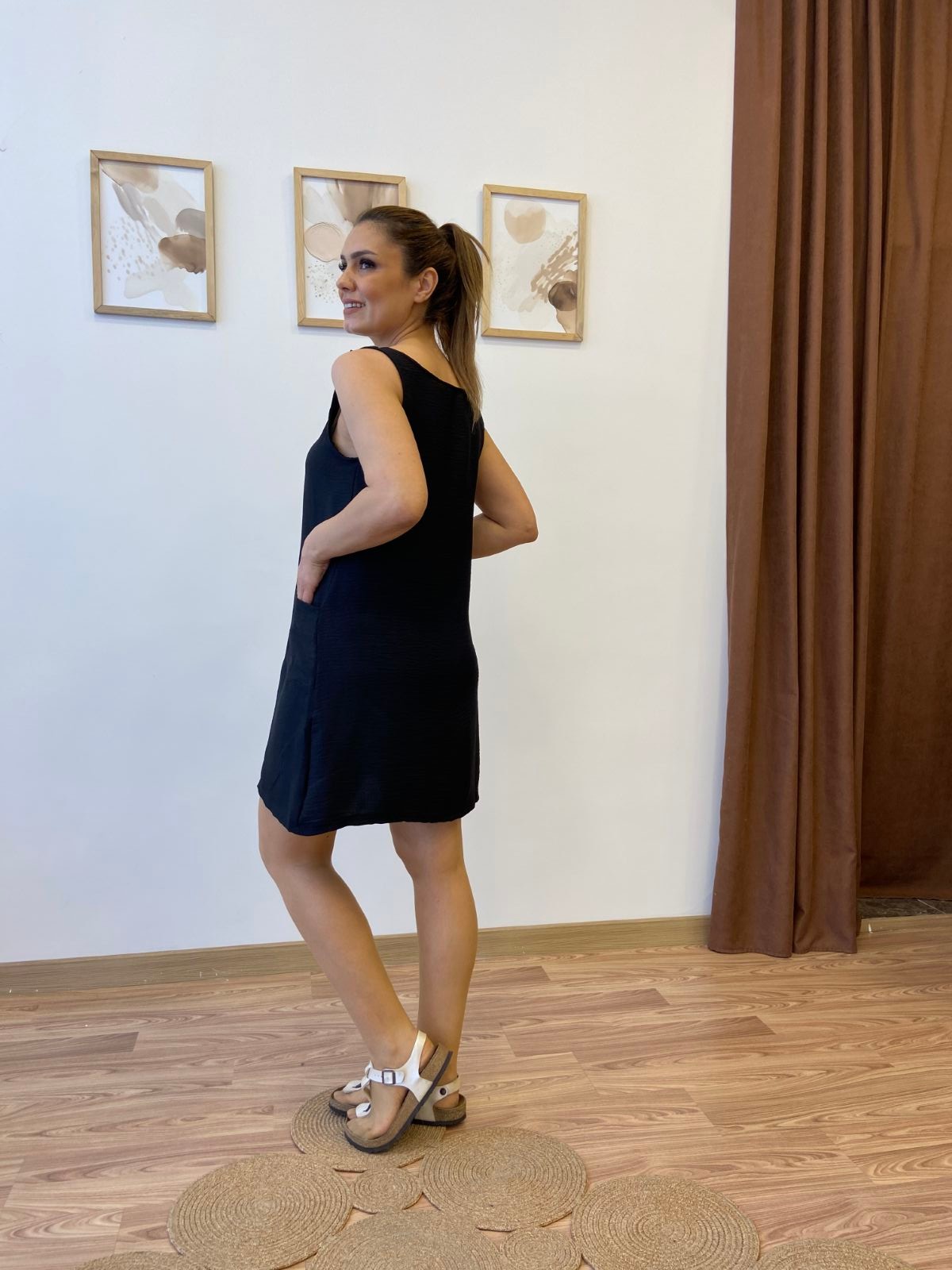 Askısı Düğmeli Mini Keten Elbise