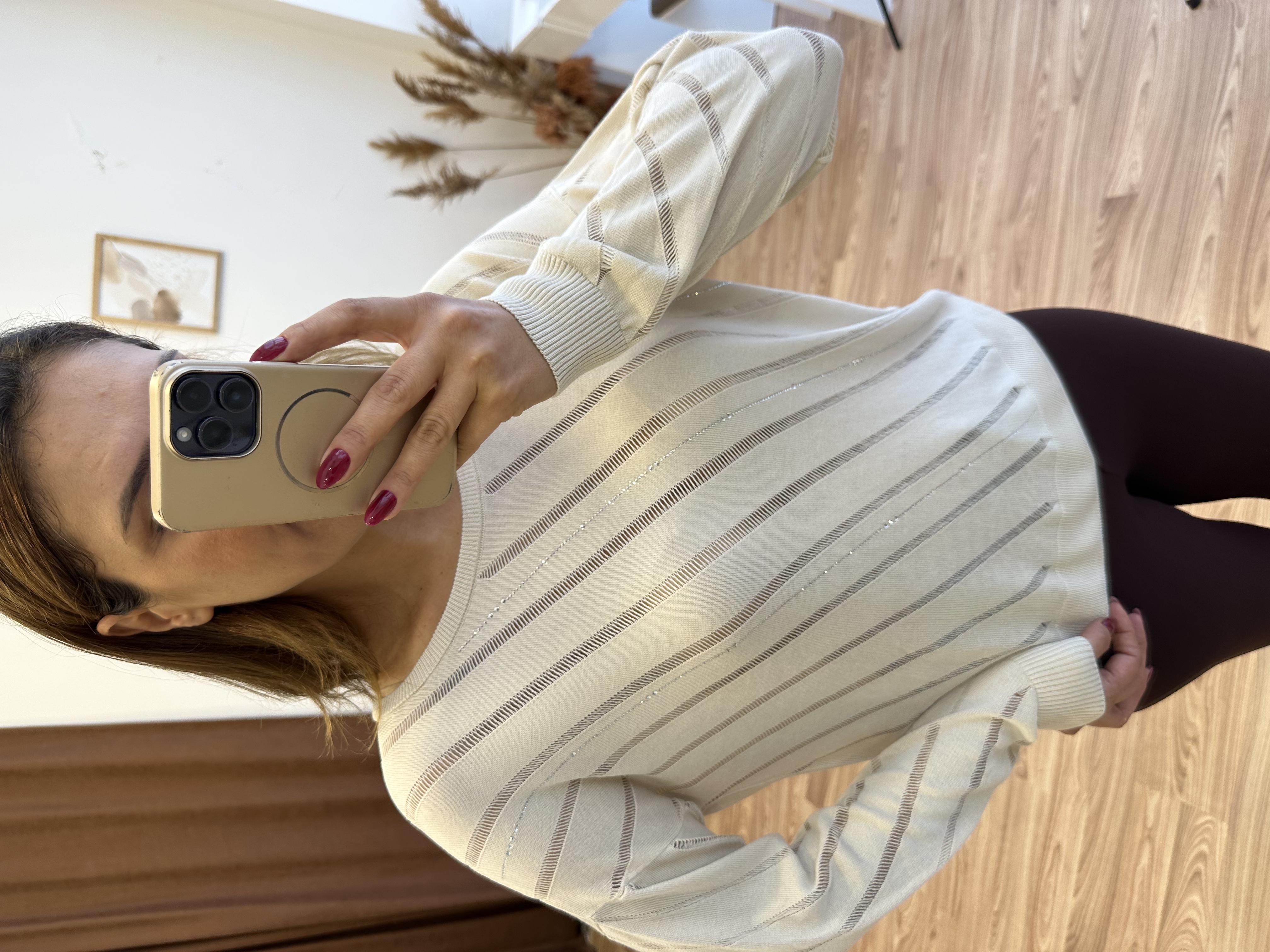 Taşlı Ajurlu Triko Bluz