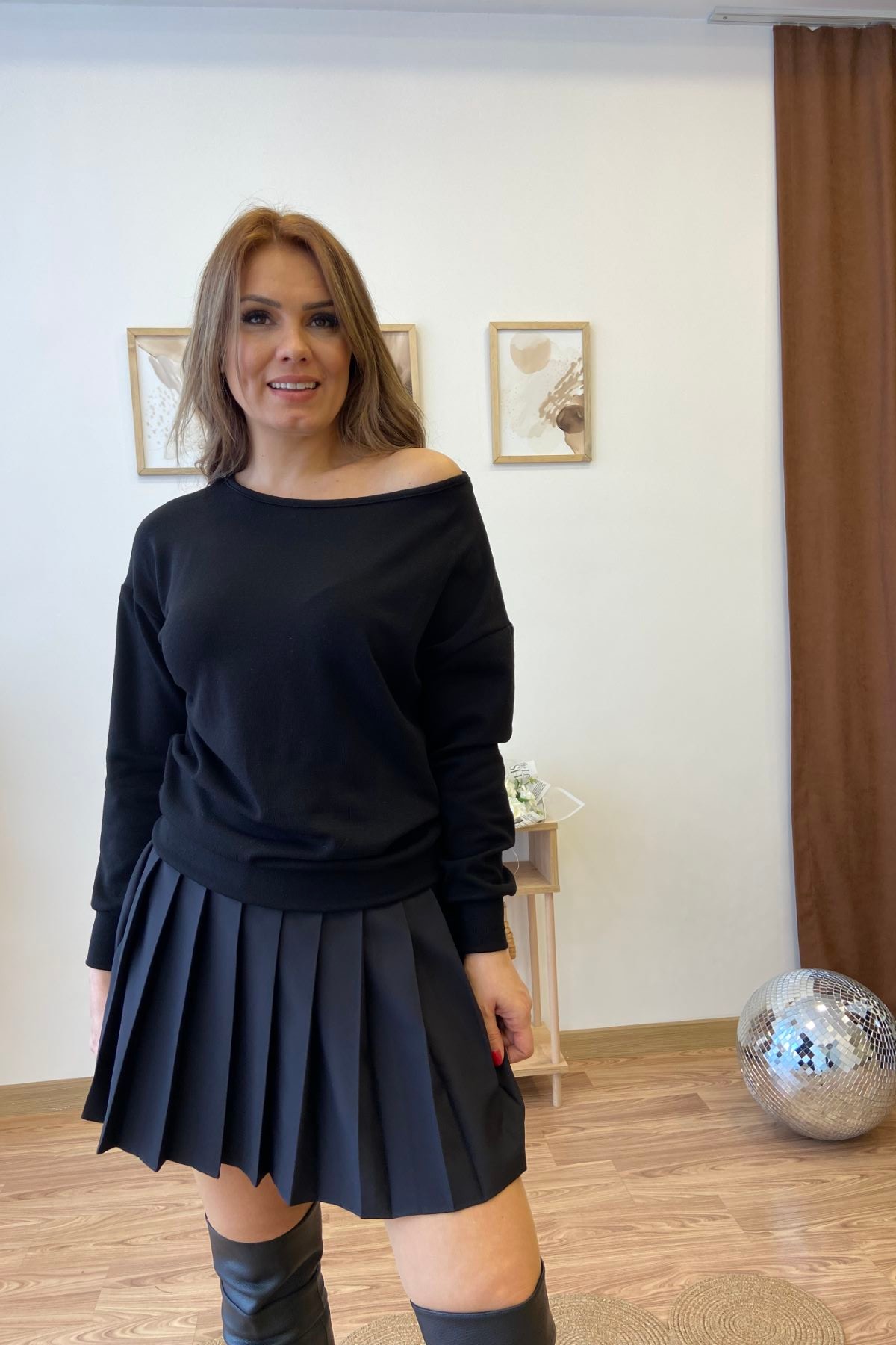 Kayık Yaka Siyah Basic Bluz