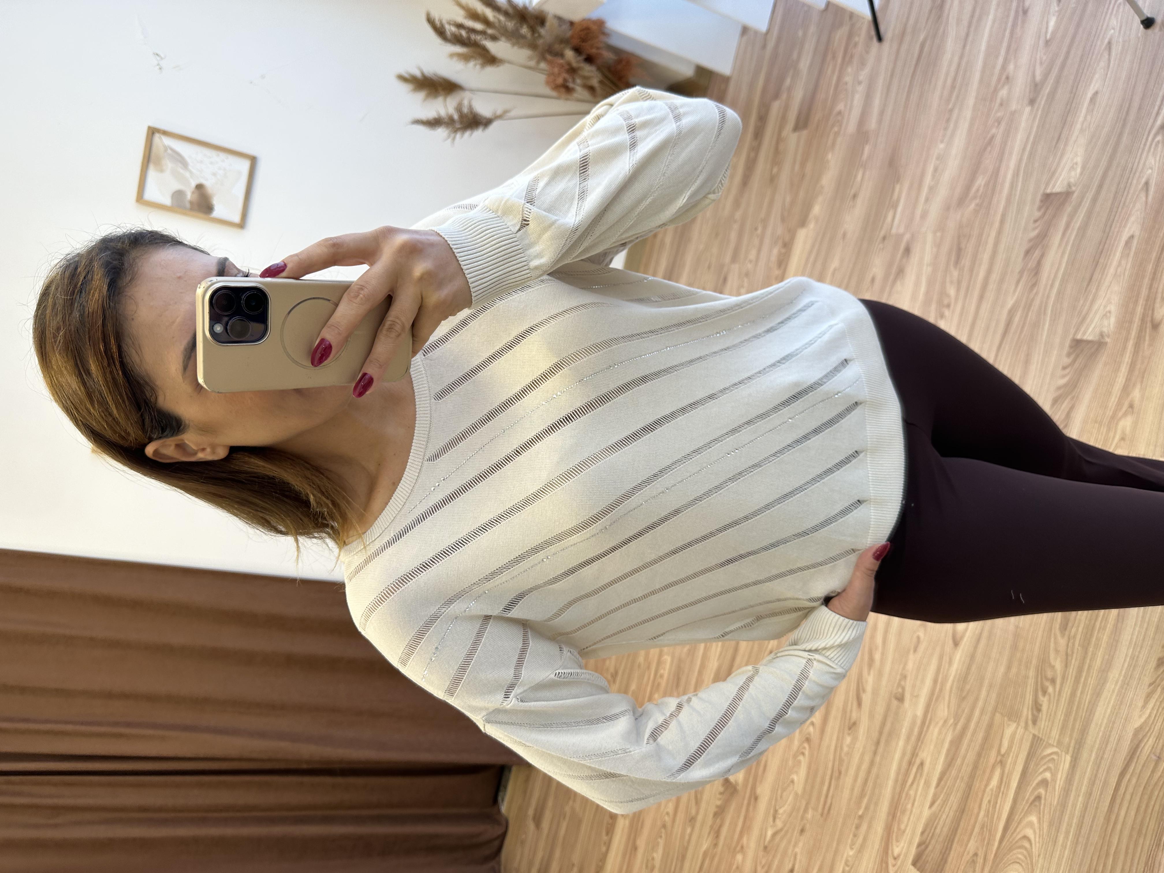 Taşlı Ajurlu Triko Bluz