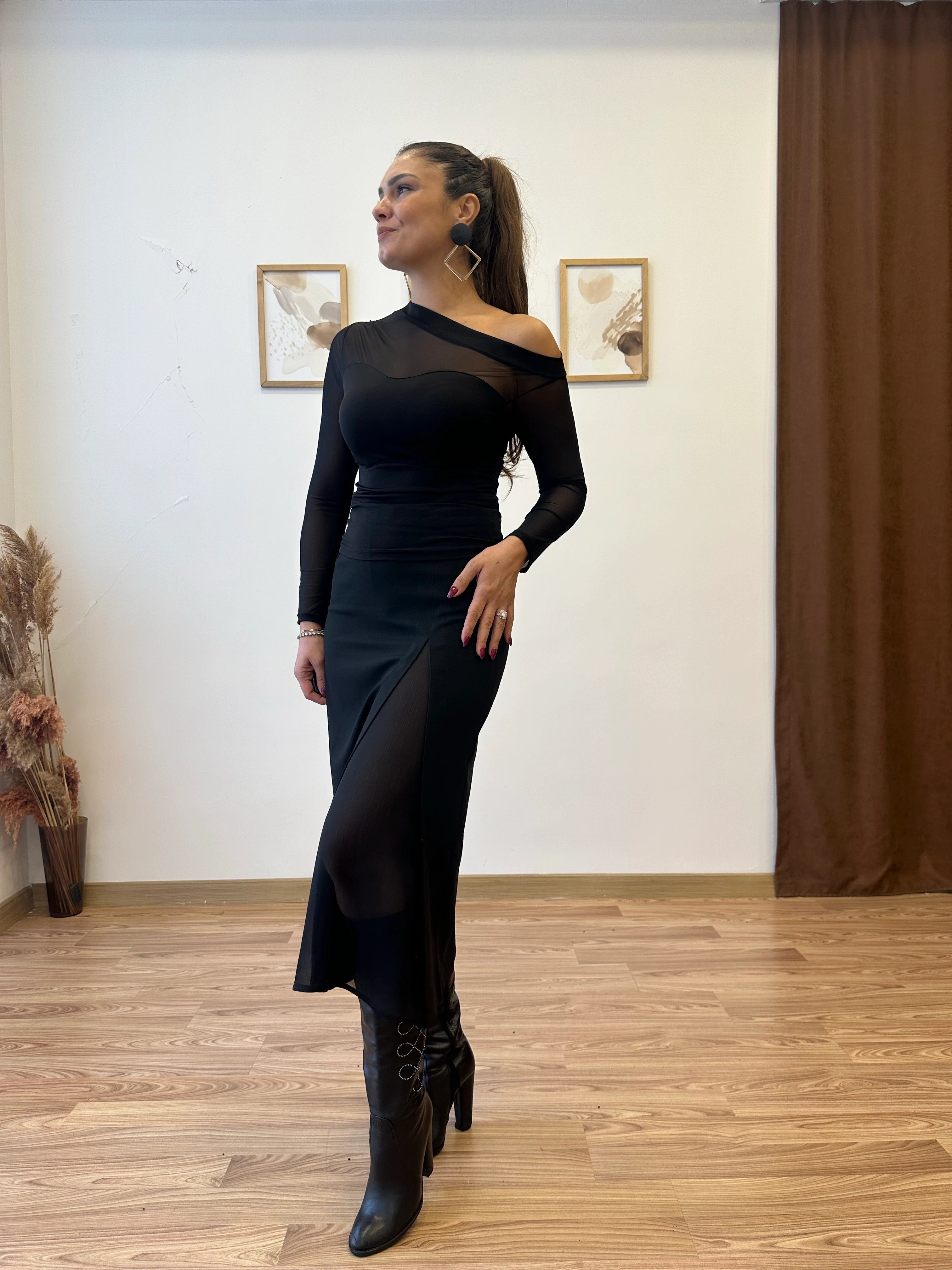 Tül Yırtmaç Detaylı Midi Etek