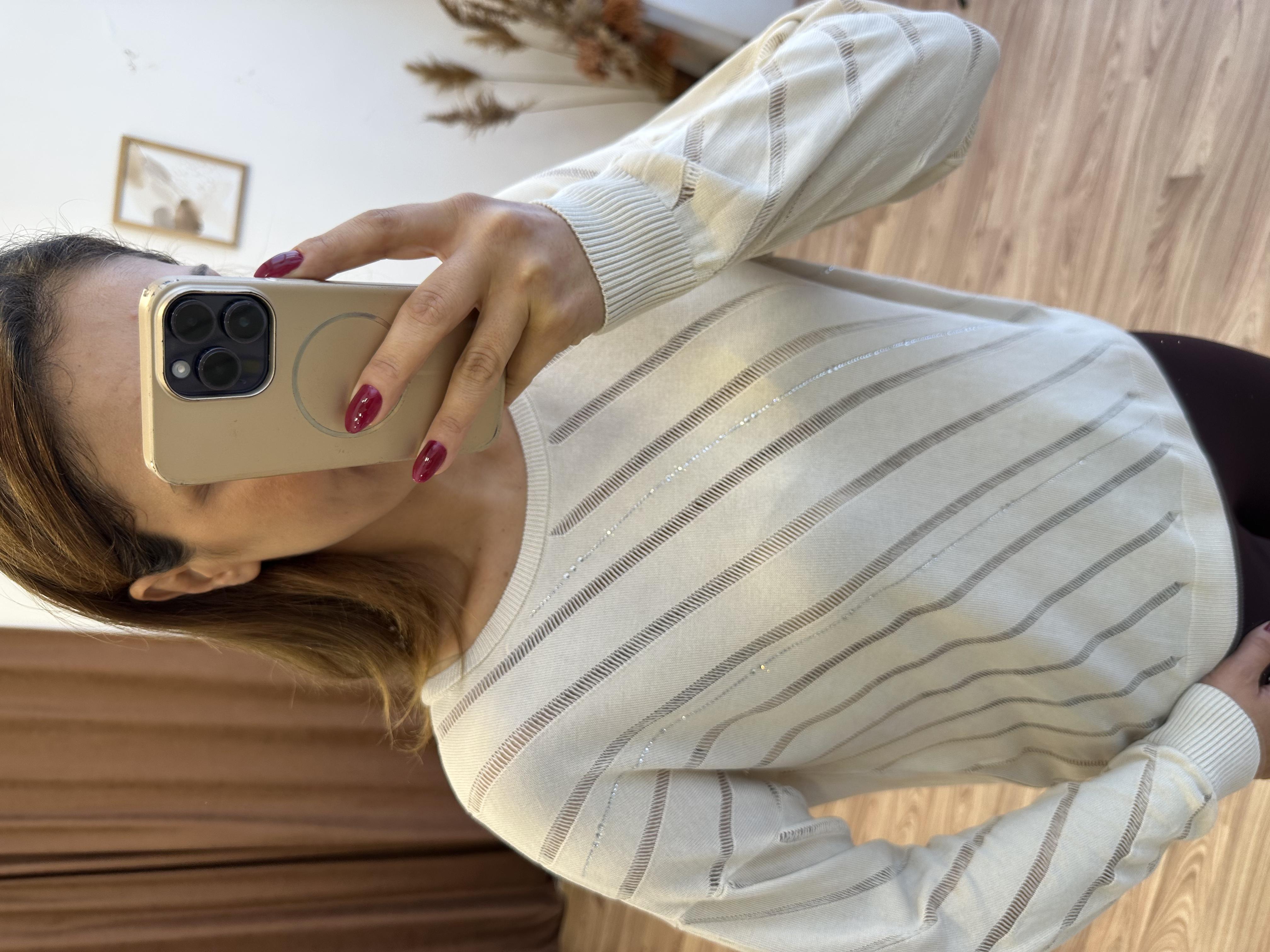 Taşlı Ajurlu Triko Bluz