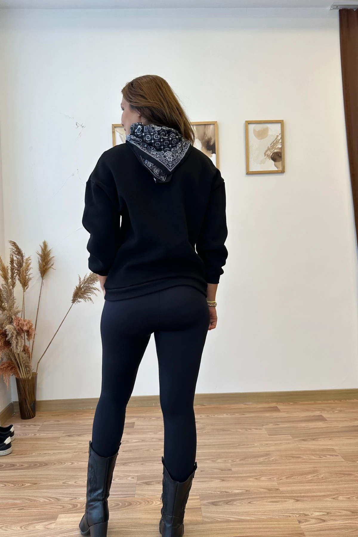 Fular Detaylı Sweatshirt