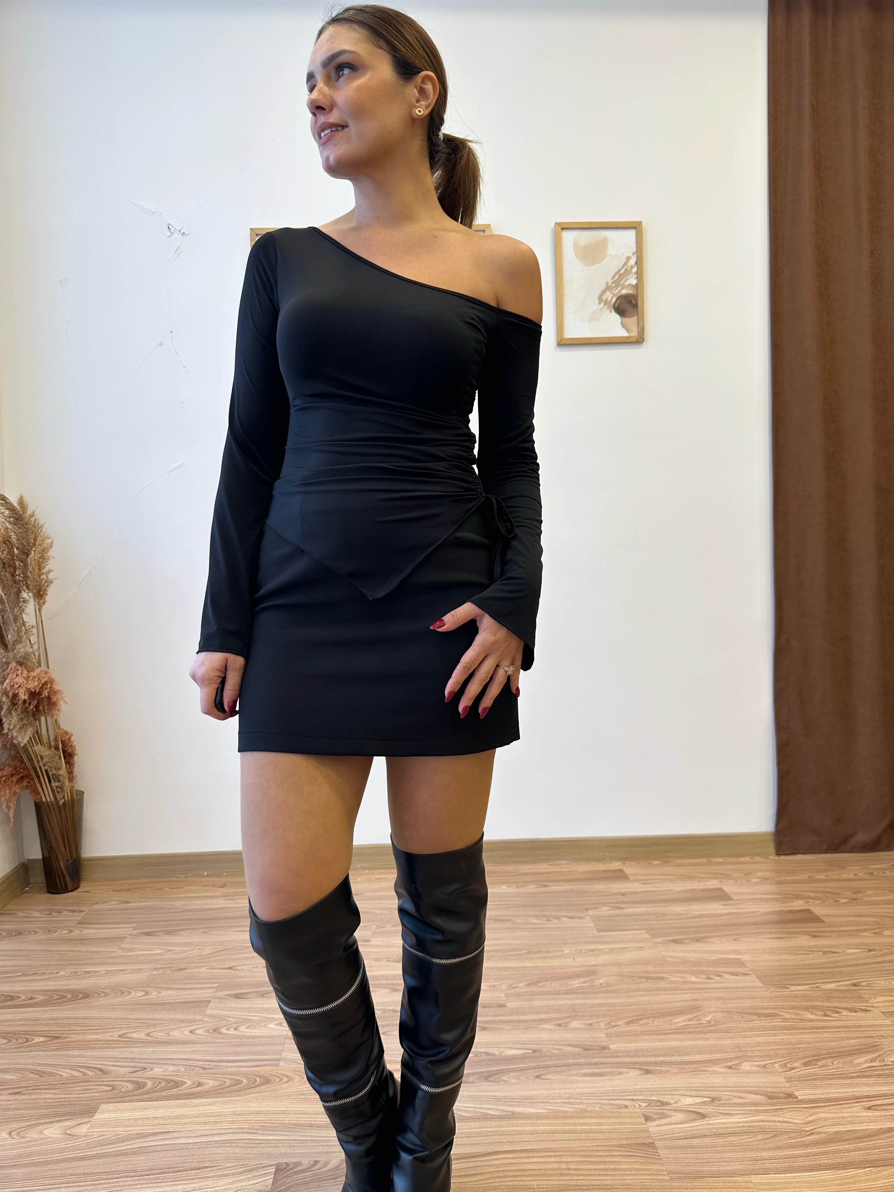 Yan Büzgülü Omzu Düşük Bluz