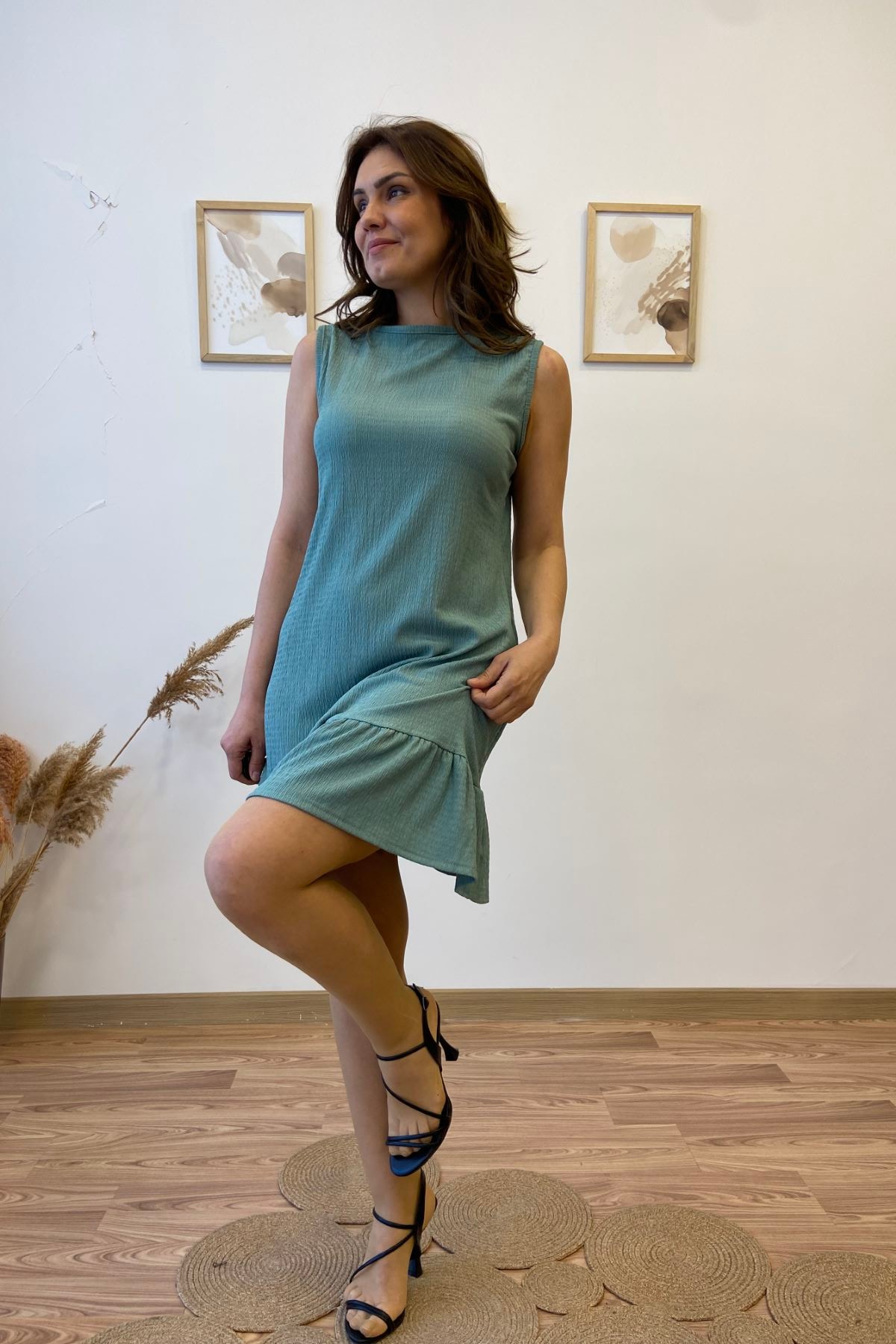 Bisiklet Yaka Eteği Fırfırlı Mini Elbise