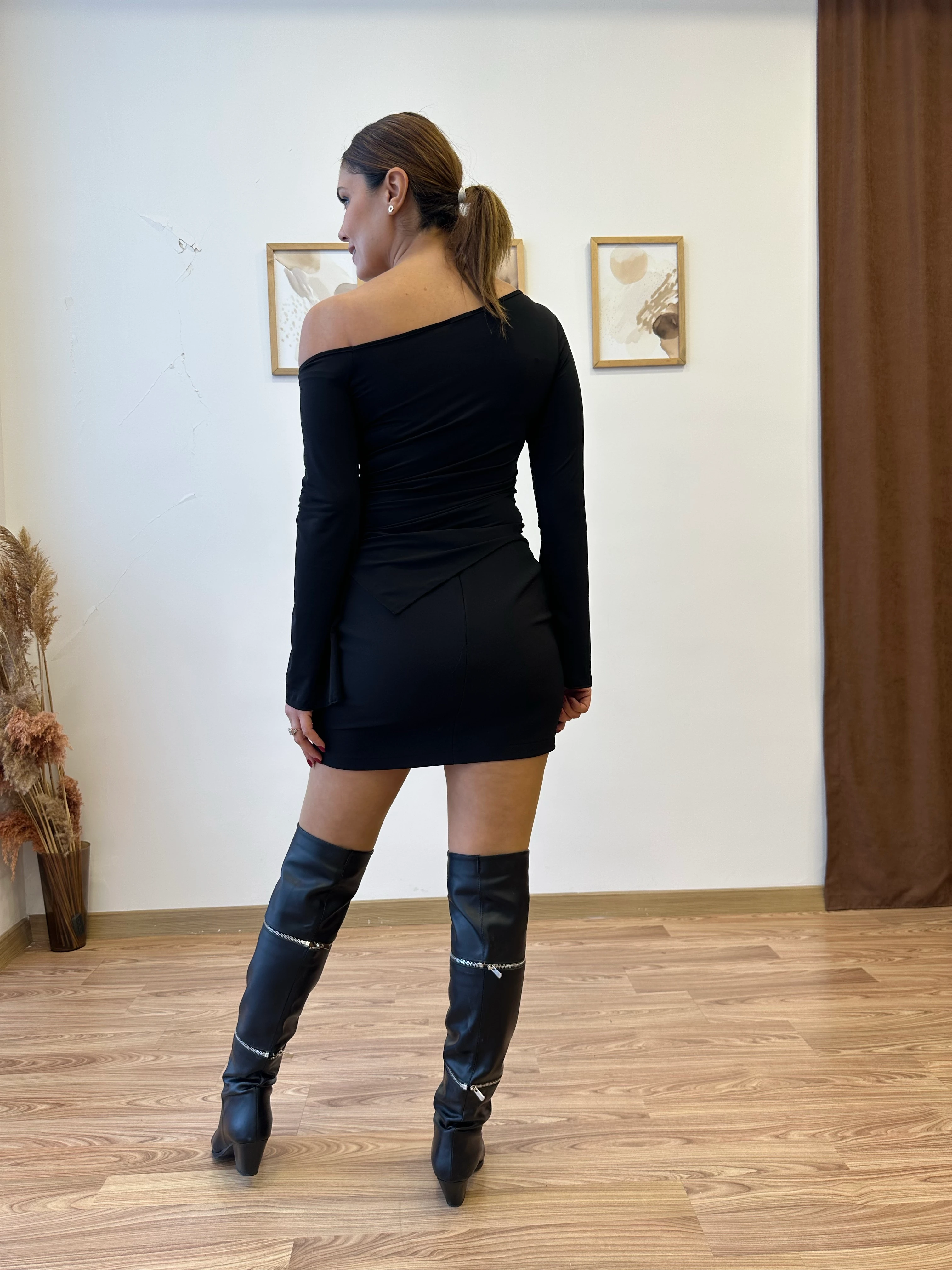 Yan Büzgülü Omzu Düşük Bluz