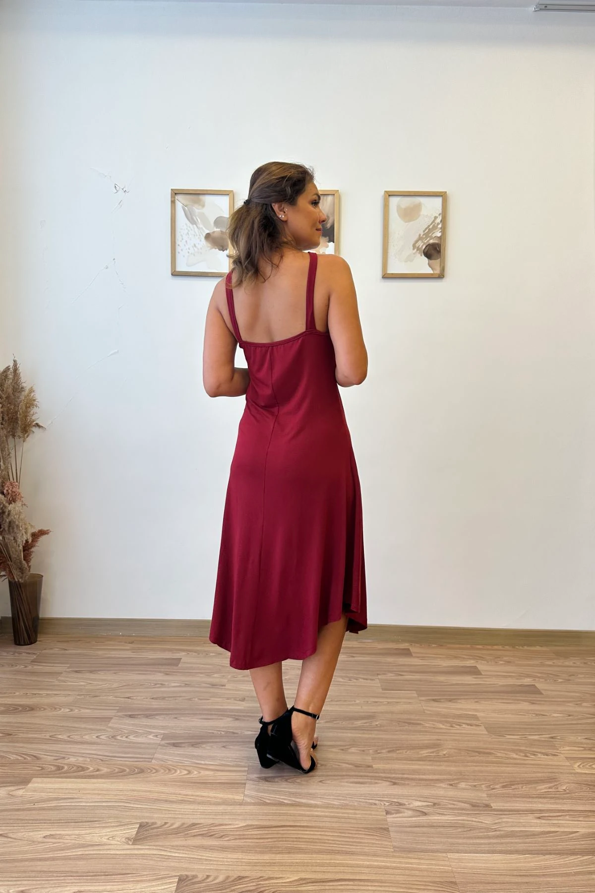 Çapraz Askılı Halka Detaylı Asimetrik Elbise