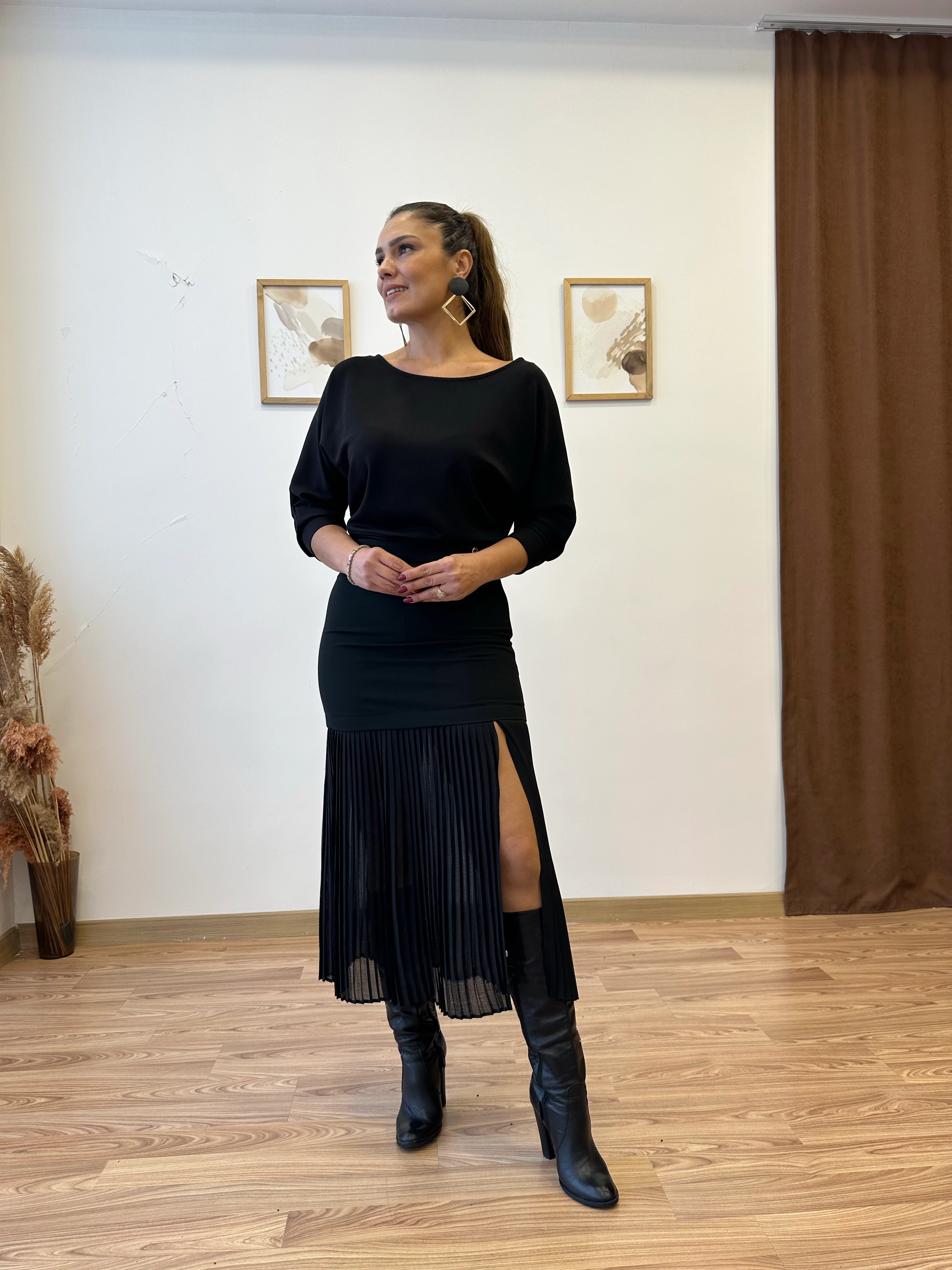 İki Parça Piliseli Yırtmaçlı Etek