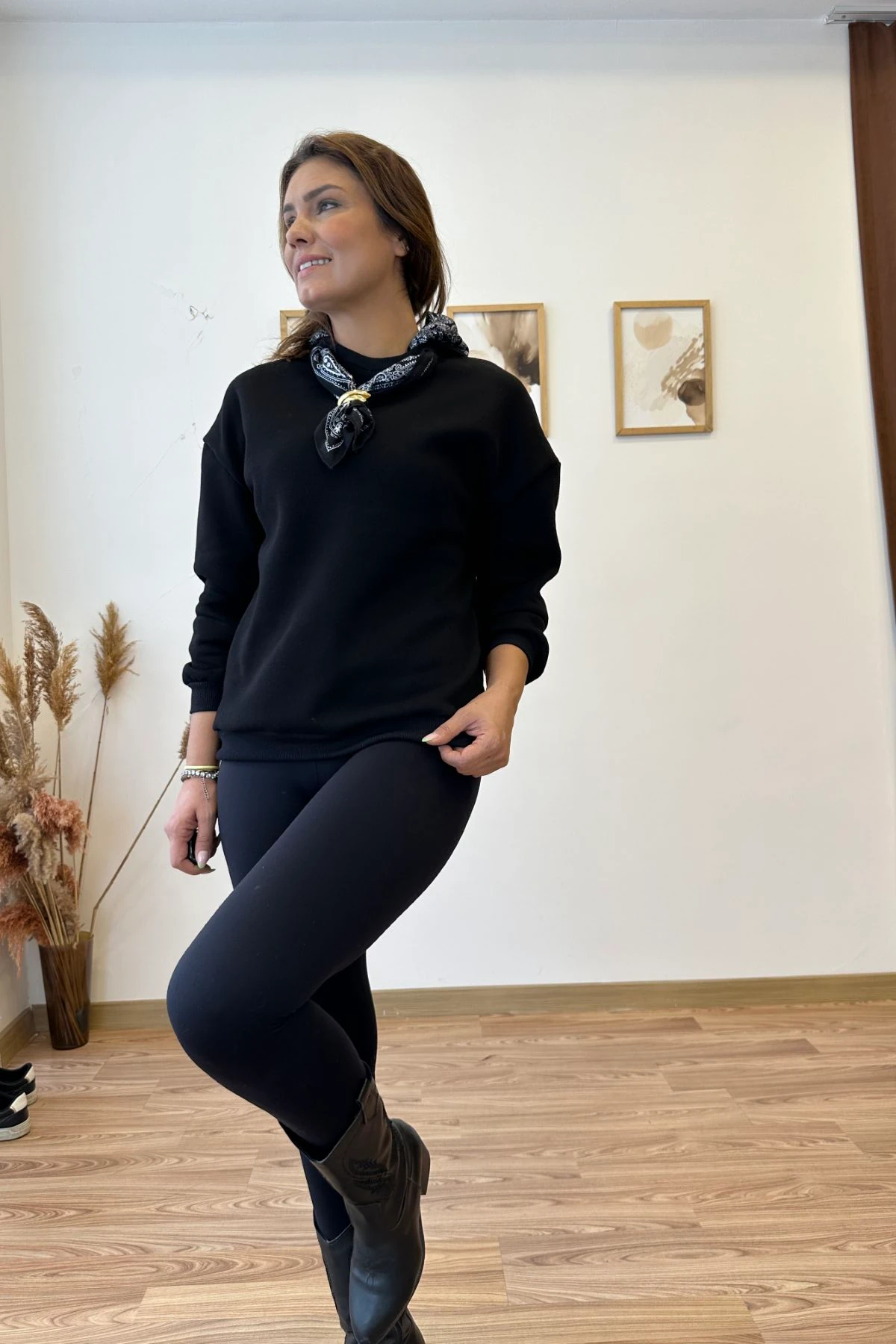 Fular Detaylı Sweatshirt