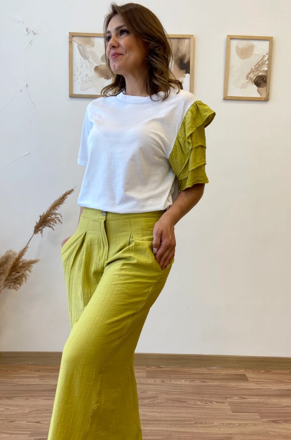 AYCHAYLA- kolu fırfır detaylı bluz pantolon takım
