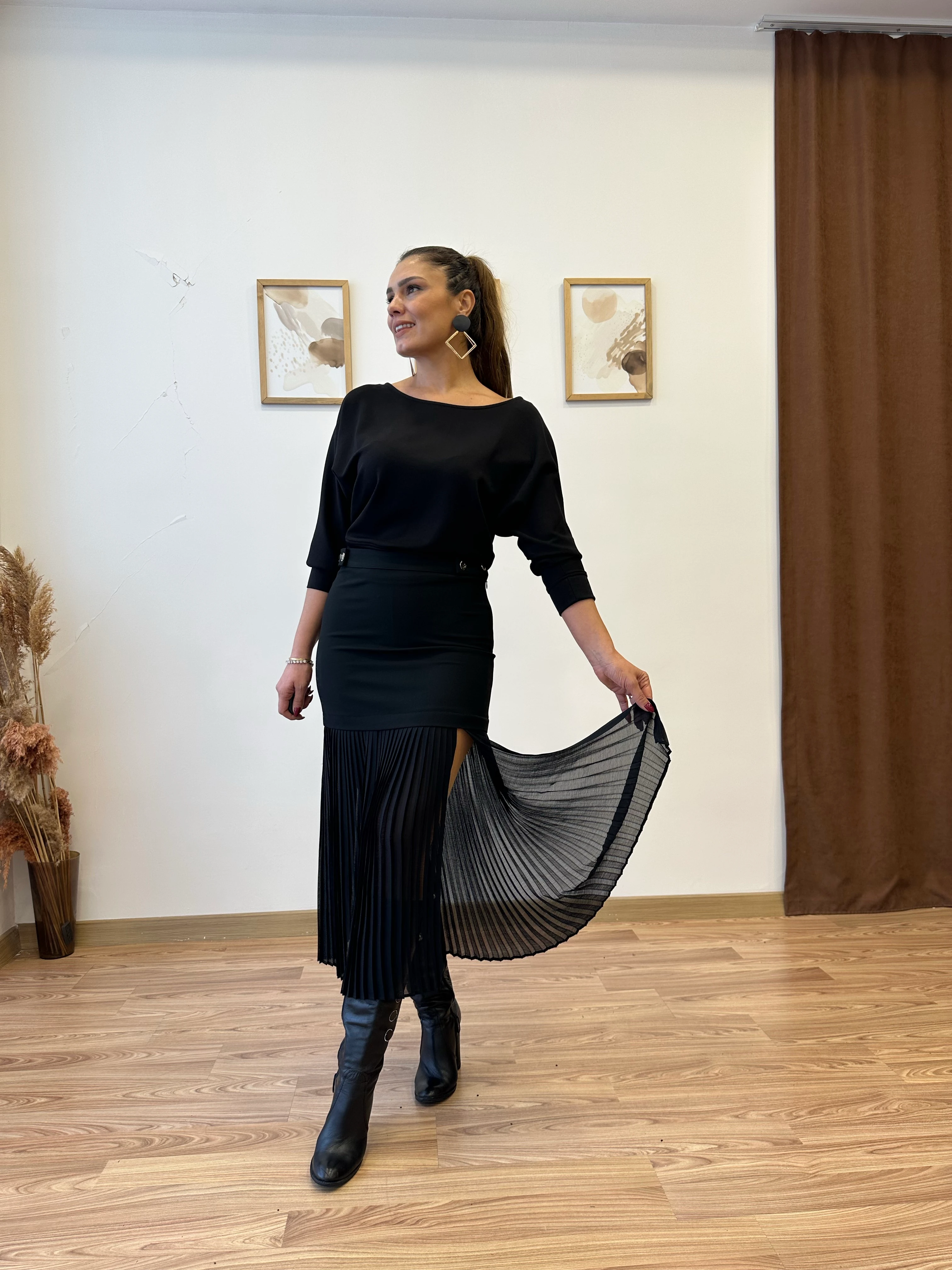 İki Parça Piliseli Yırtmaçlı Etek