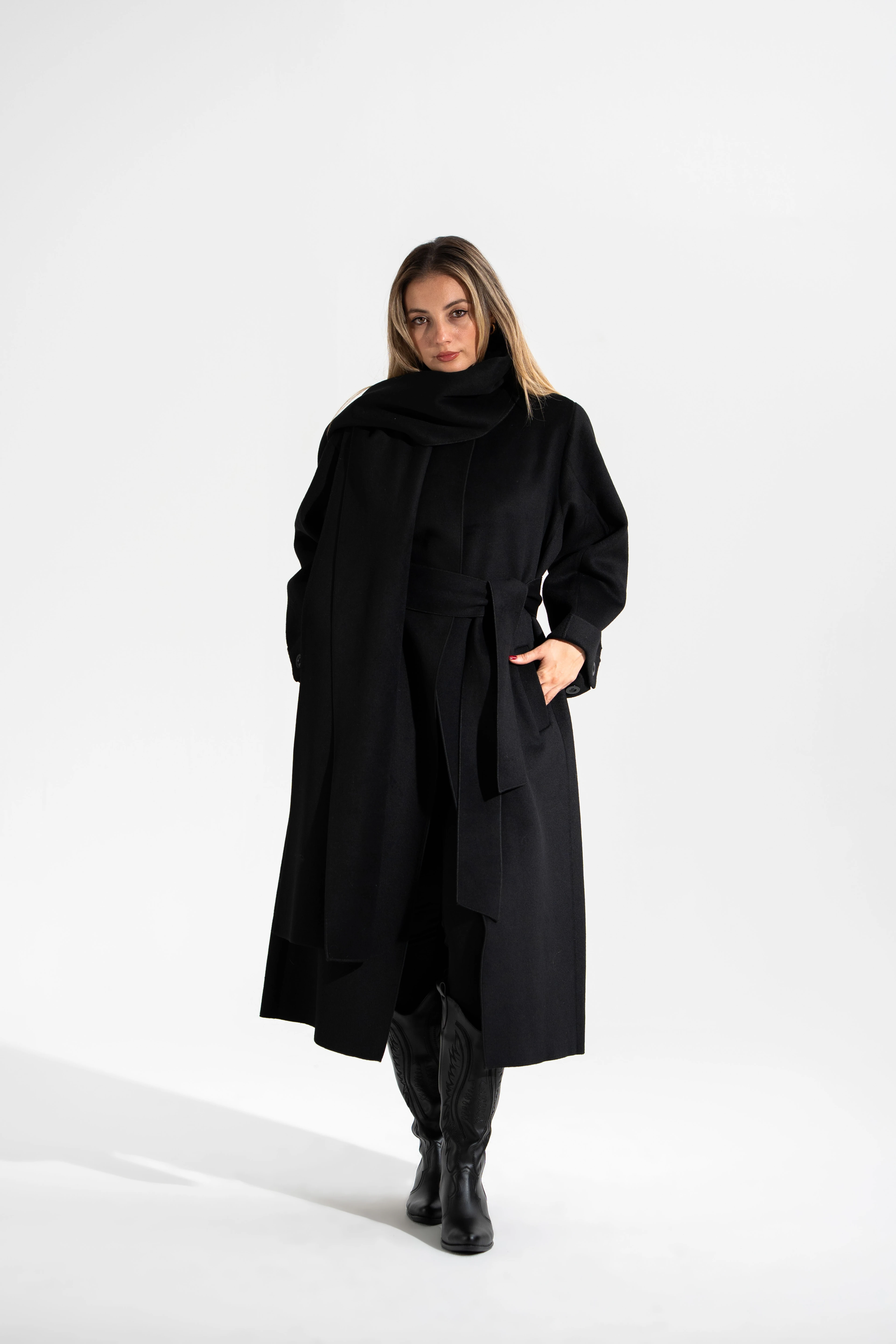 Şal Detaylı,Kuşaklı,Yün Kaşe Kaban-Siyah