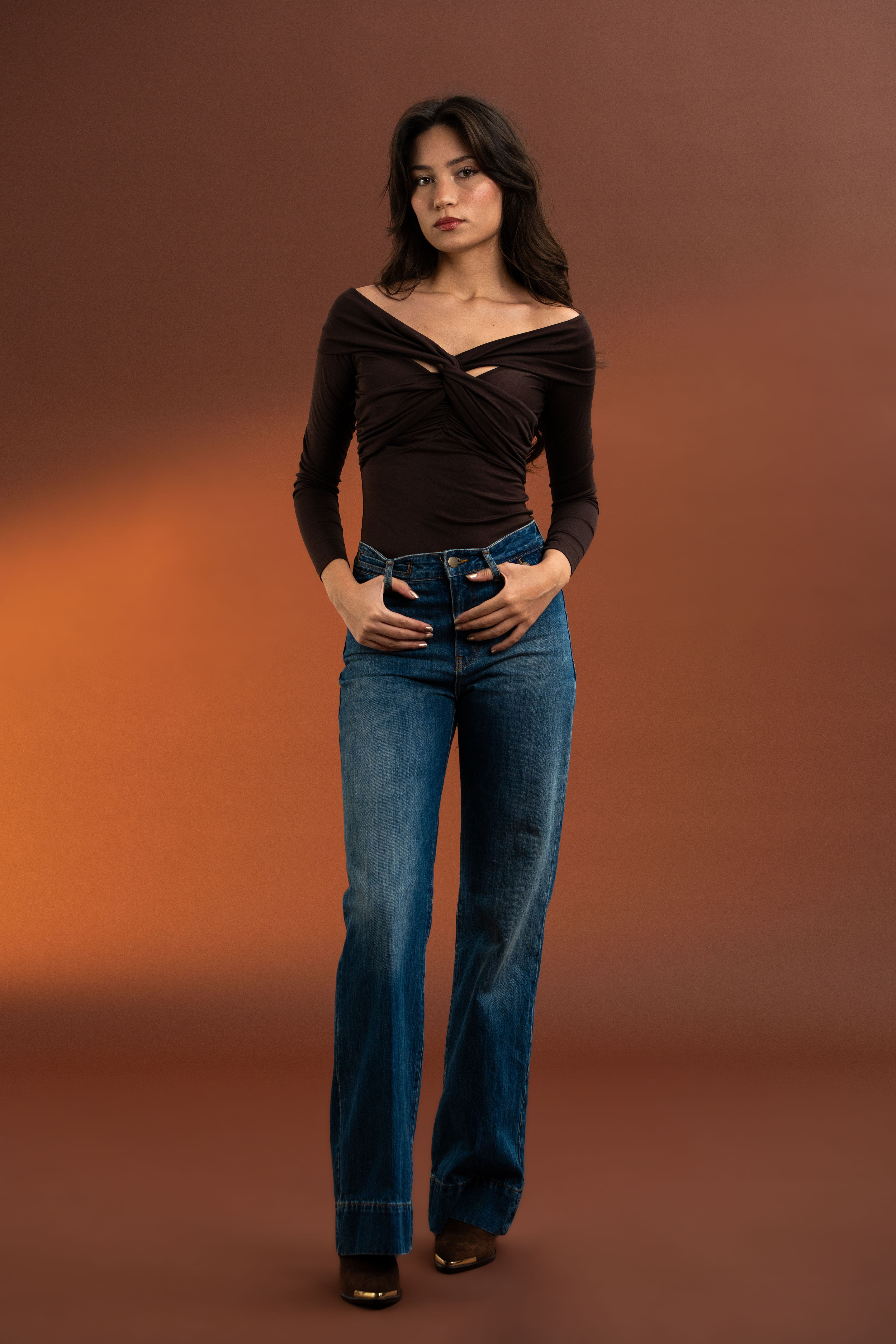 Madonna Yaka,Çapraz Detaylı Bodysuit