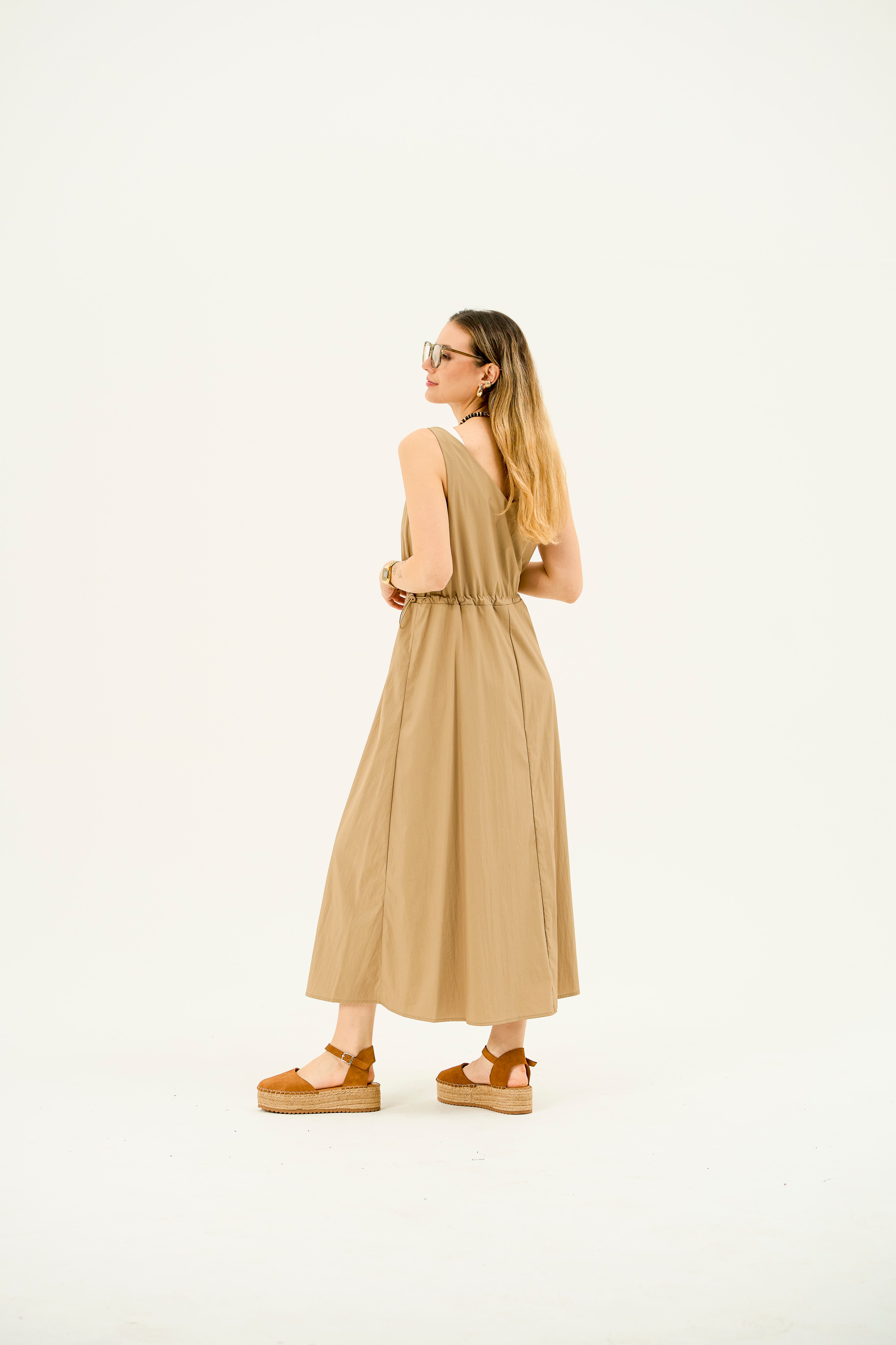 V Yakalı,Bel Kısmı Lastikli,Paraşüt Kumaş Elbise- Beige