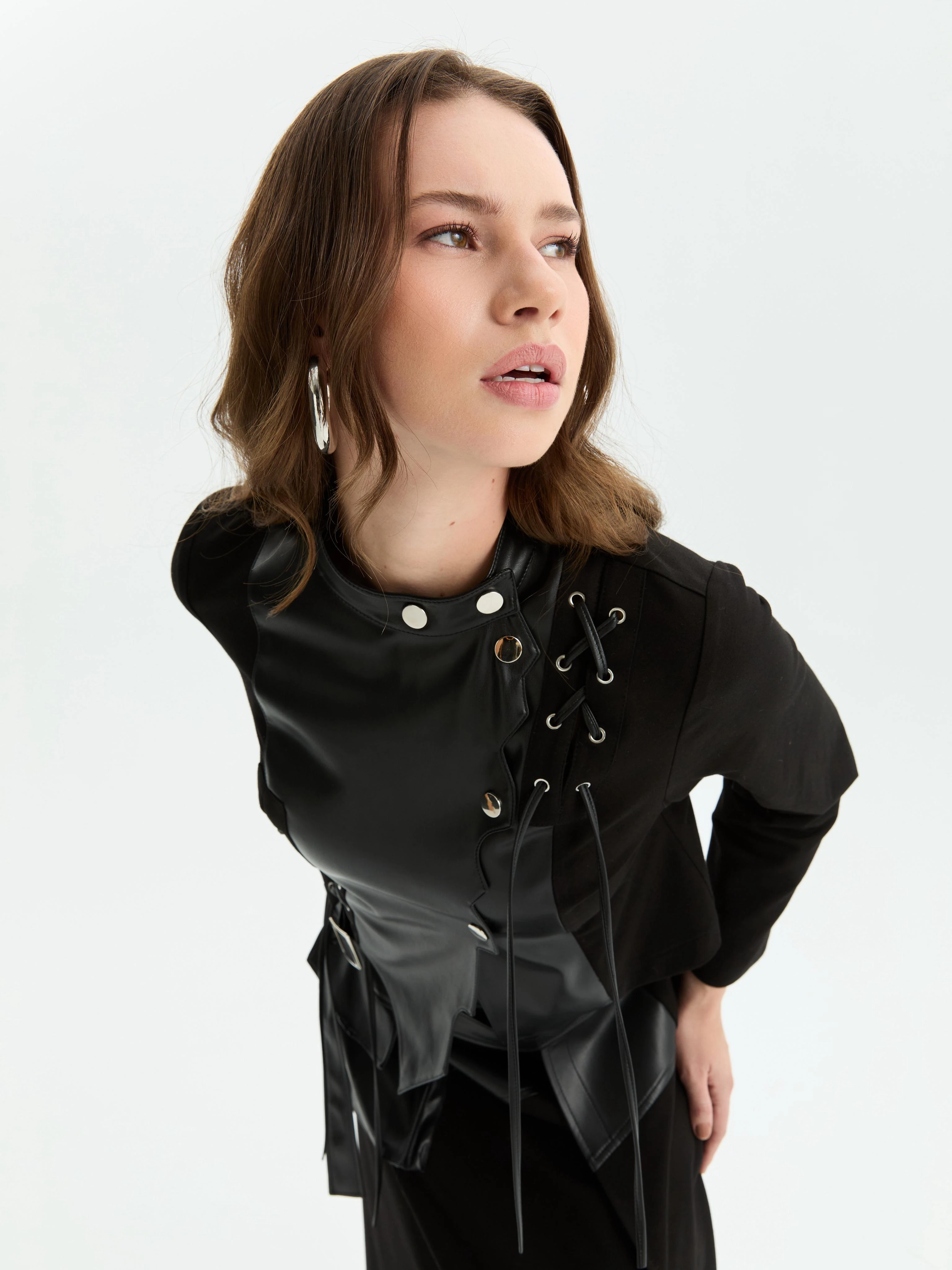 Tasarım,Deri Ve File Detaylı Takım