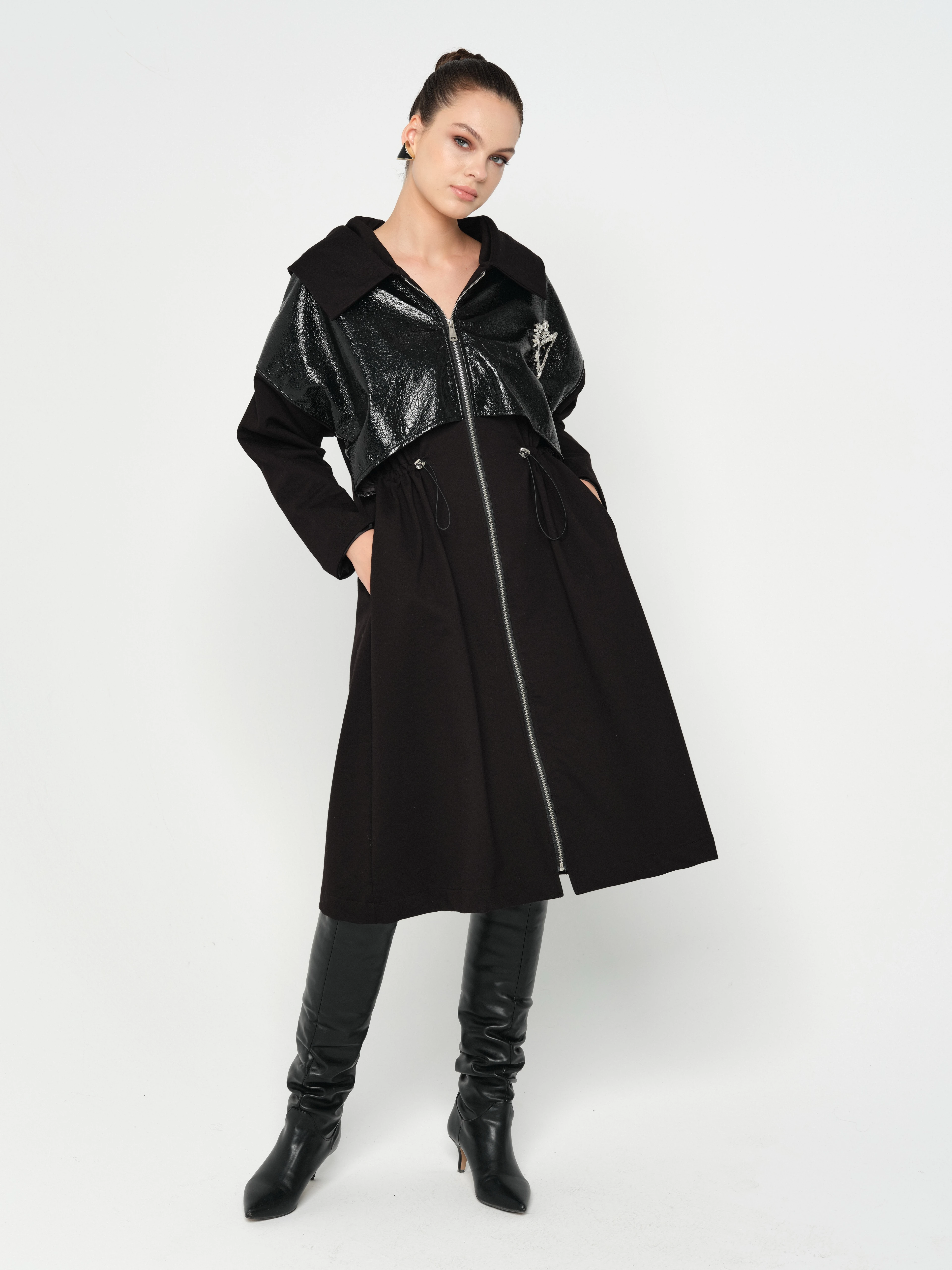 Rugan Detaylı,Fermuarlı,Astarlı,Kapşonlu Trençkot