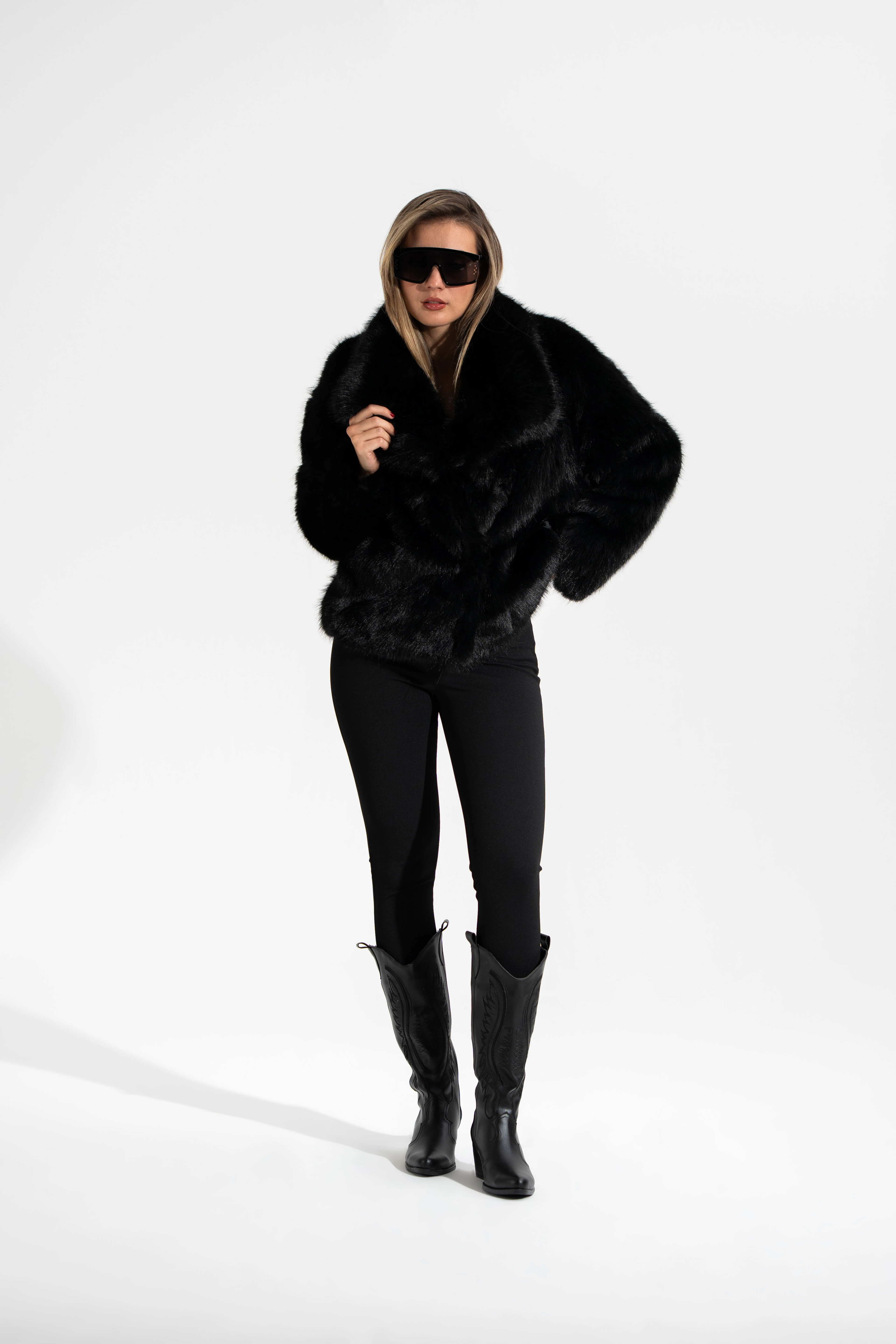 Geniş Yakalı ,Premium Kalite,Yapay Kürk-Siyah