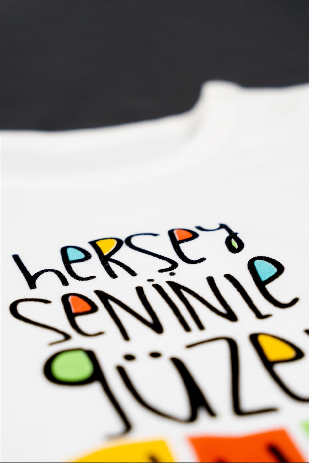 Unisex Bebek Beyaz Her Şey Seninle Güzel Annem Baskılı Alttan Çıtçıtlı Zıbın
