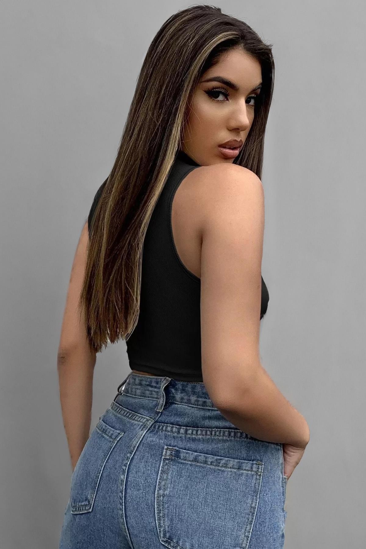 Kadın Siyah Fitted Slim Yarım Fermuarlı Kolsuz Crop