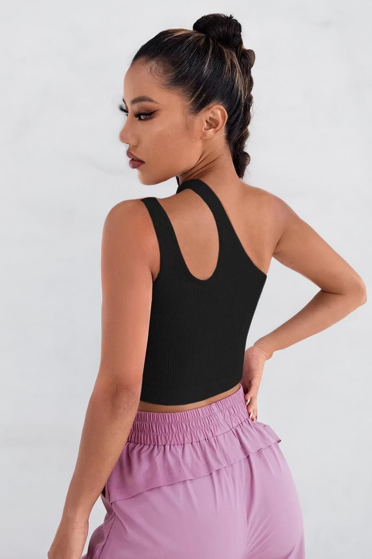 Kadın Siyah Fitted Slim Tek Omuz Cut Out Detaylı Crop