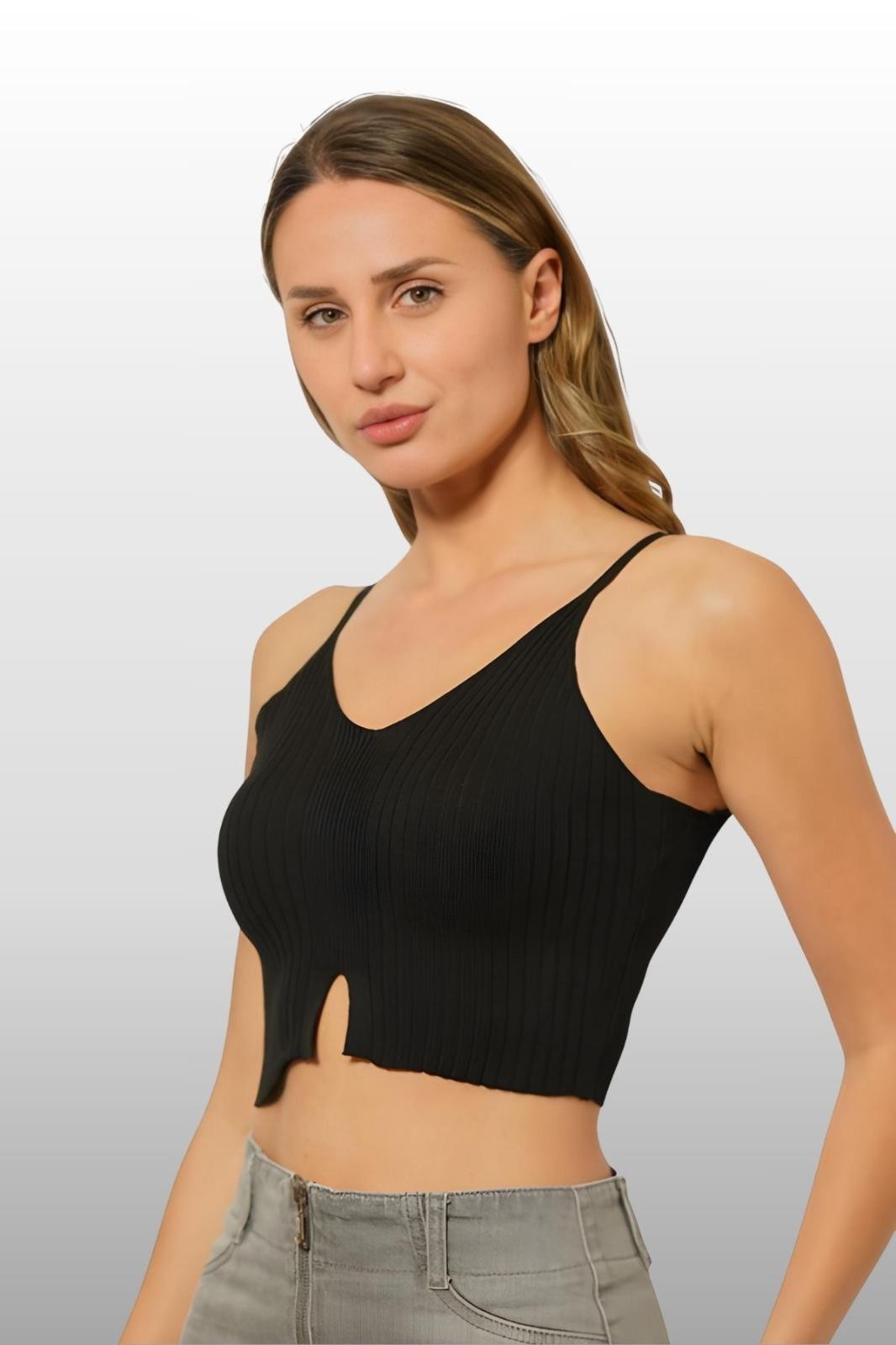 Kadın Siyah Askılı Cut Out Detaylı Triko Crop