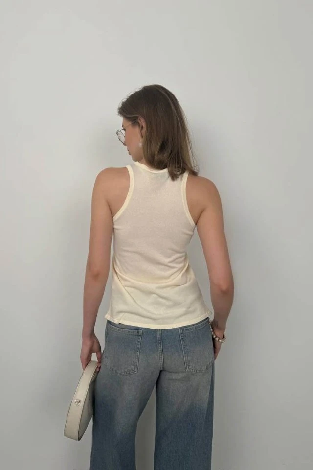 Halter Yaka Göğüs Detay Bluz