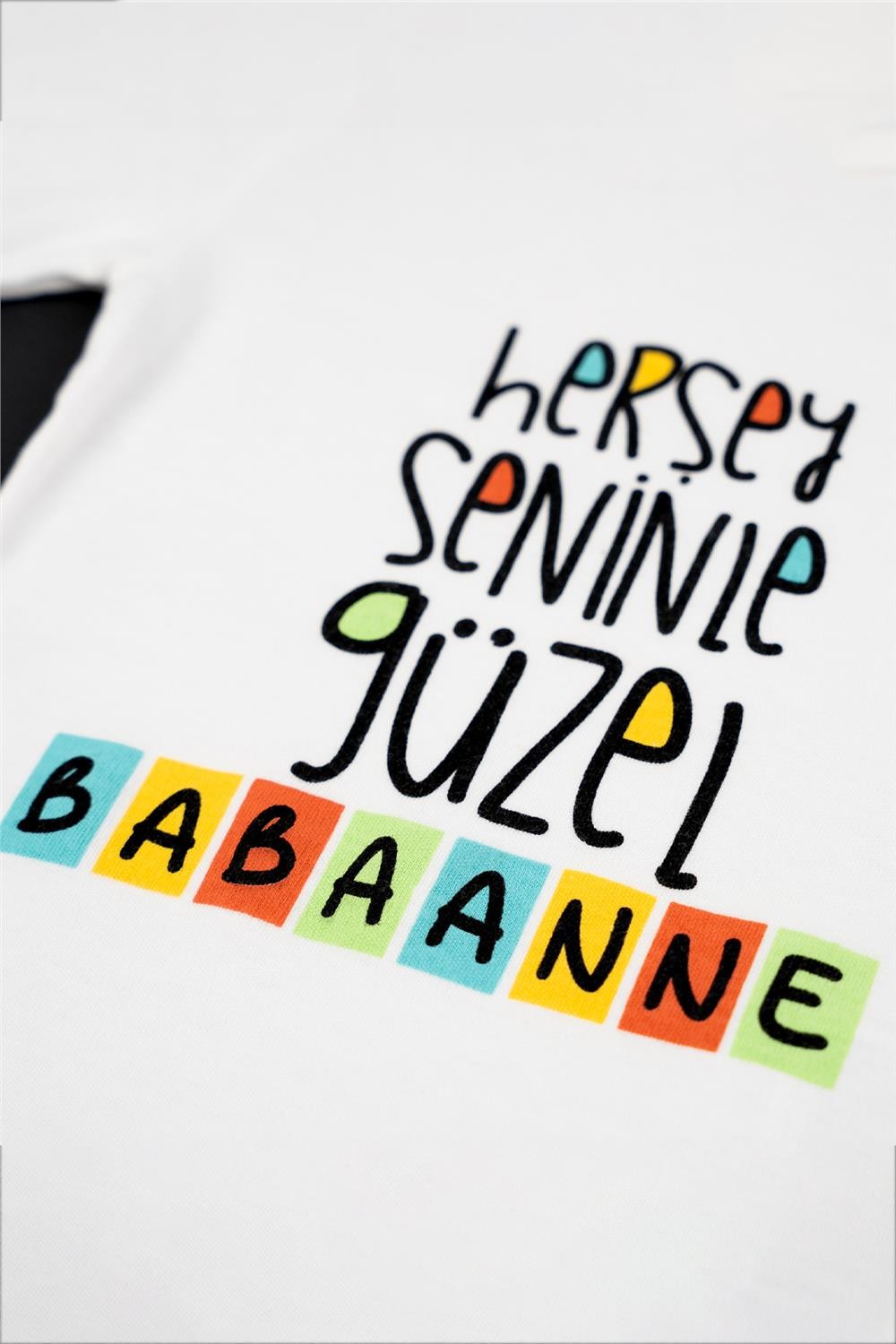 Unisex Bebek Beyaz Her Şey Seninle Güzel Babaanne Baskılı Alttan Çıtçıtlı Zıbın