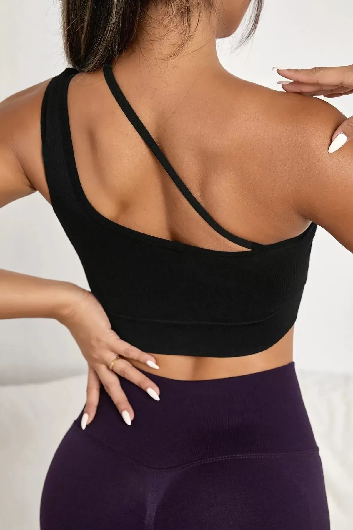 Kadın Siyah Tek Omuz Çapraz Askılı Top Crop Büstiyer