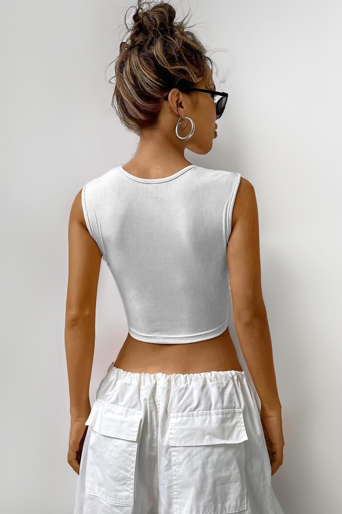 Kadın Beyaz Kare Yaka Kalın Omuz Detaylı Fitted Slim Crop
