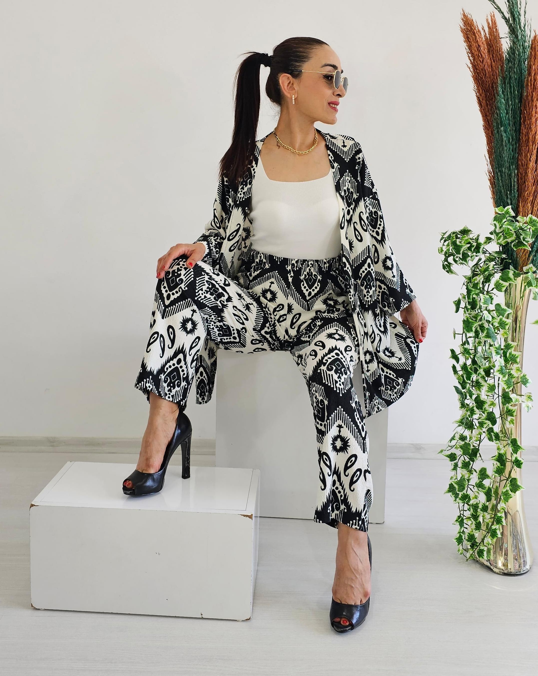 Tam Bel Boru Paça Desenli Kimono Takımı - SİYAH