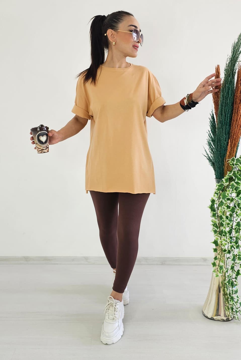 Yanları Yırtmaçlı Düz Tişört - CAMEL