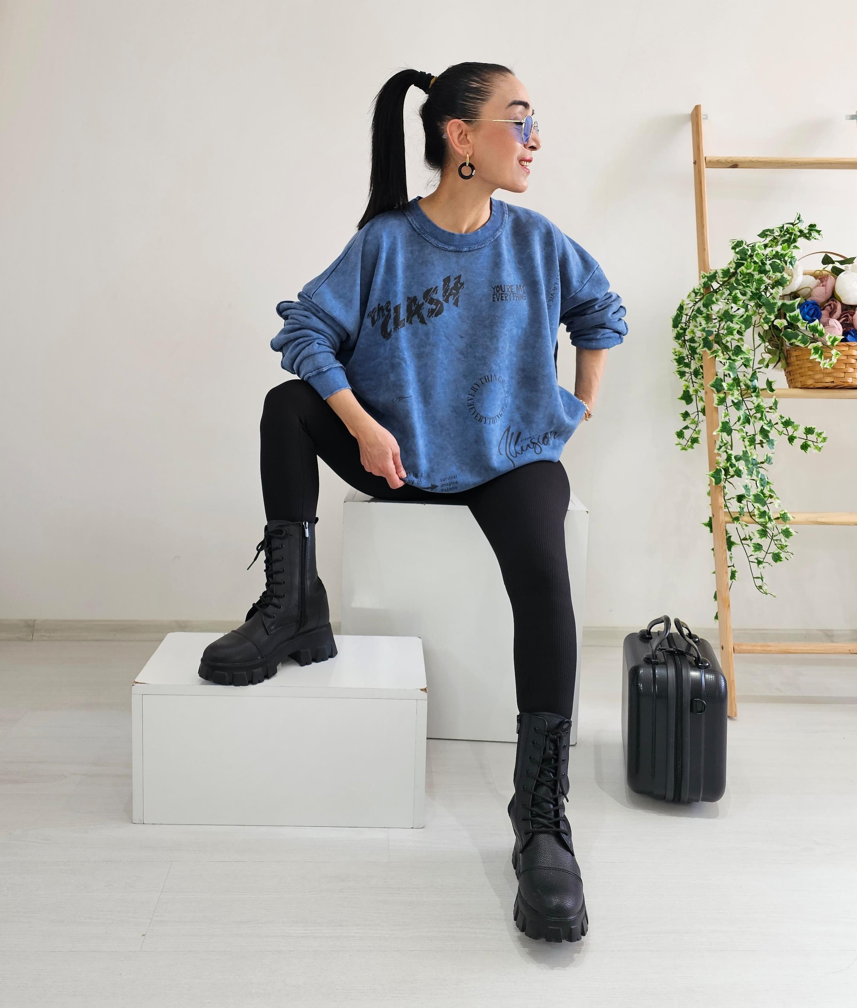 Sıfır Yaka Yıkamalı Oversize Sweatshirt