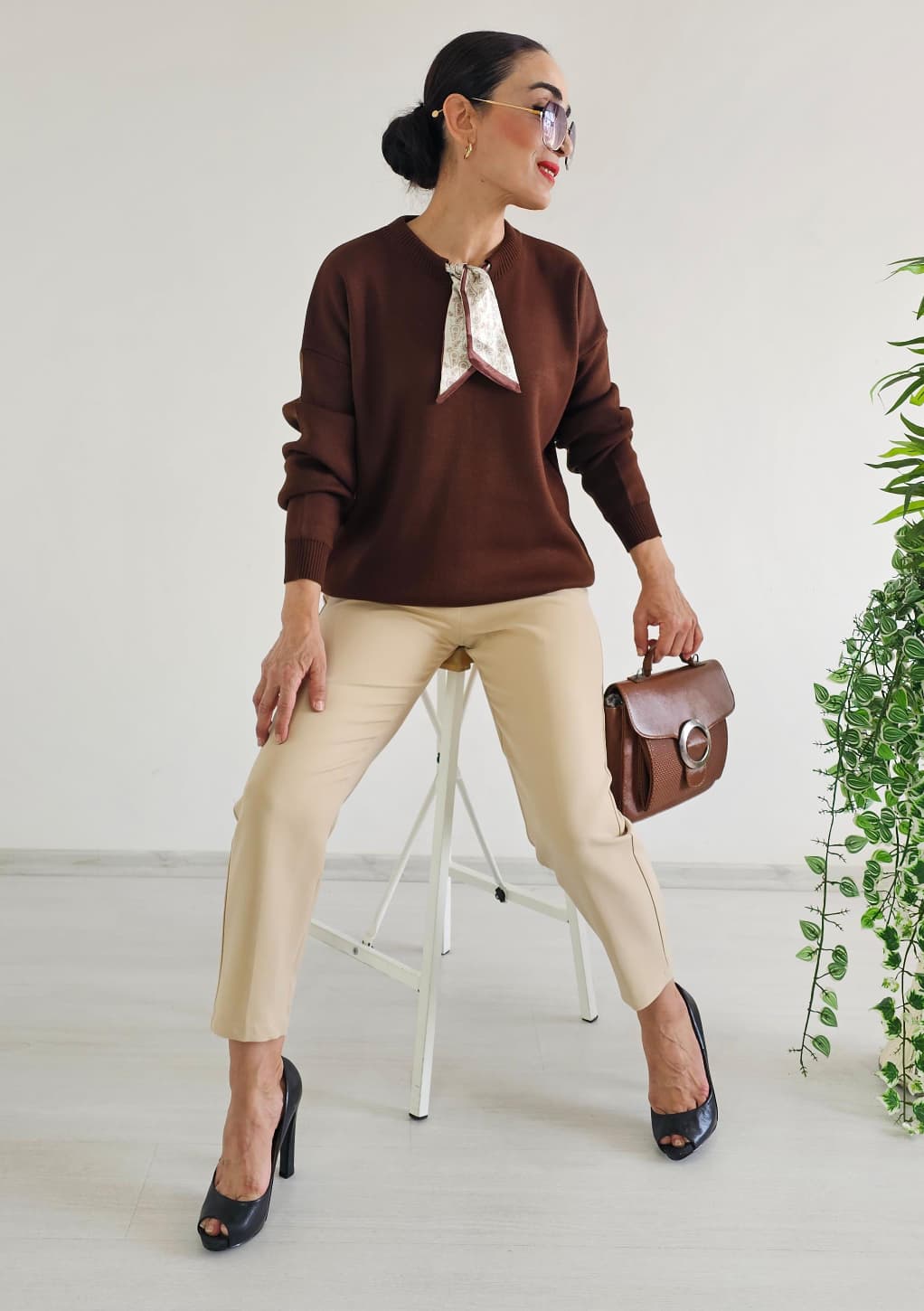 Fularlı Triko Kazak - KAHVERENGİ