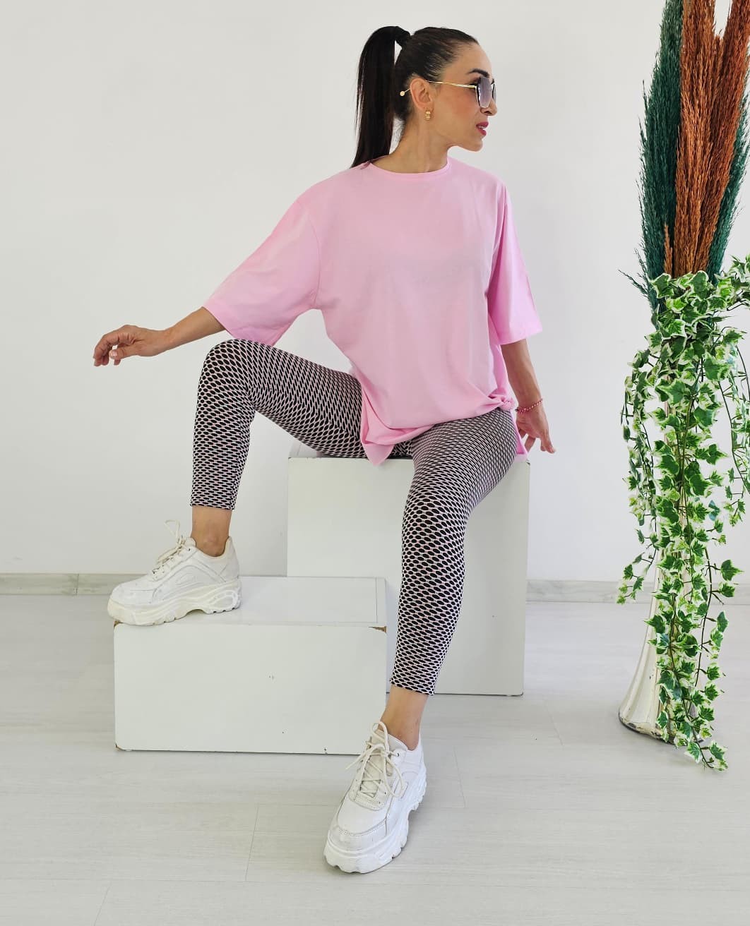 Yanları Yırtmaçlı Düz Tişört - TOZ PEMBE