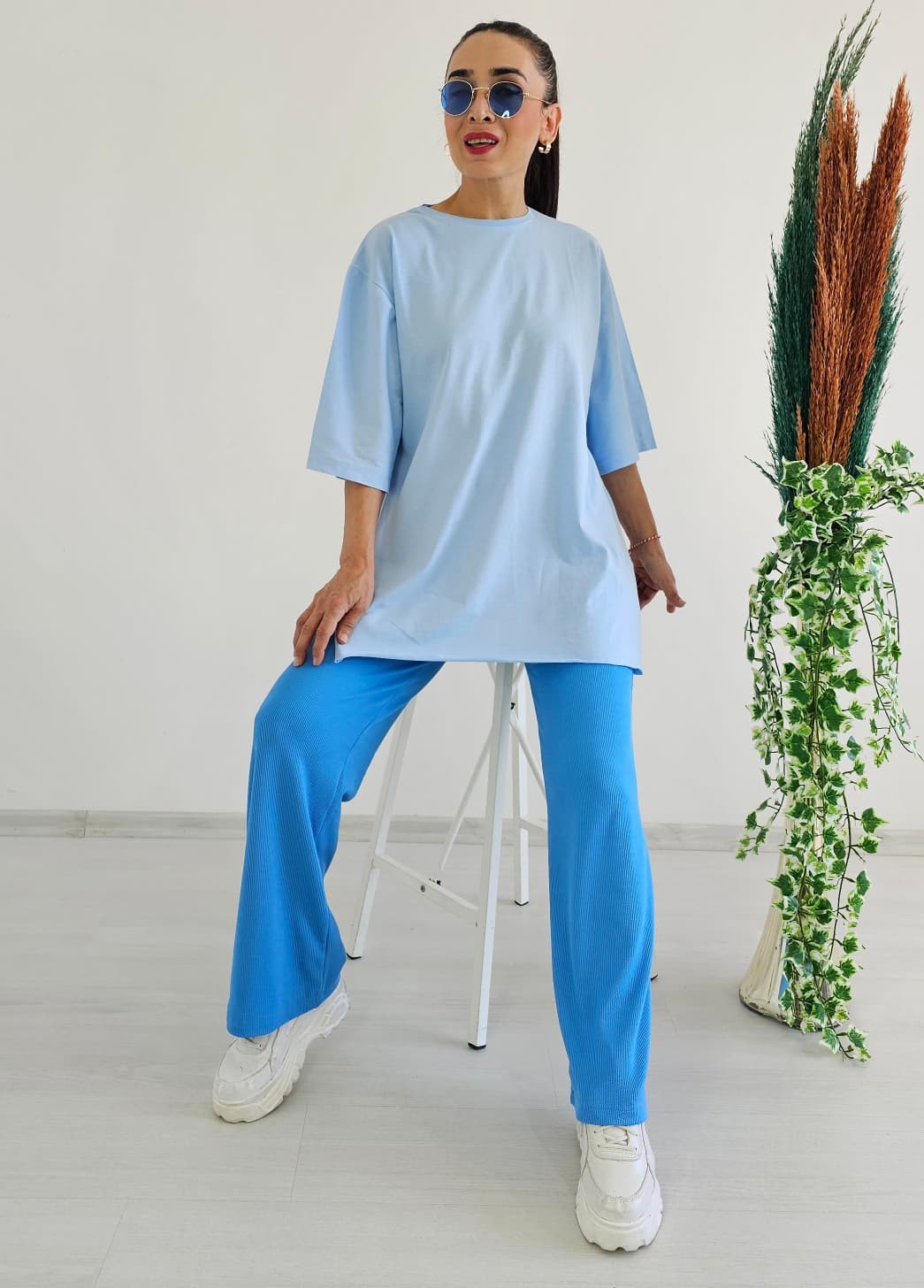 Yanları Yırtmaçlı Düz Tişört - BEBE MAVİ