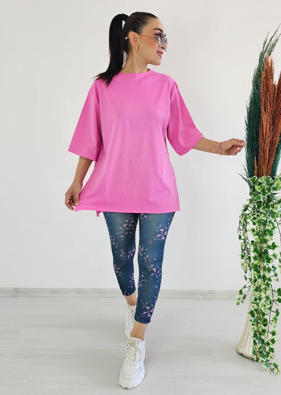 Yanları Yırtmaçlı Düz Tişört - Pembe